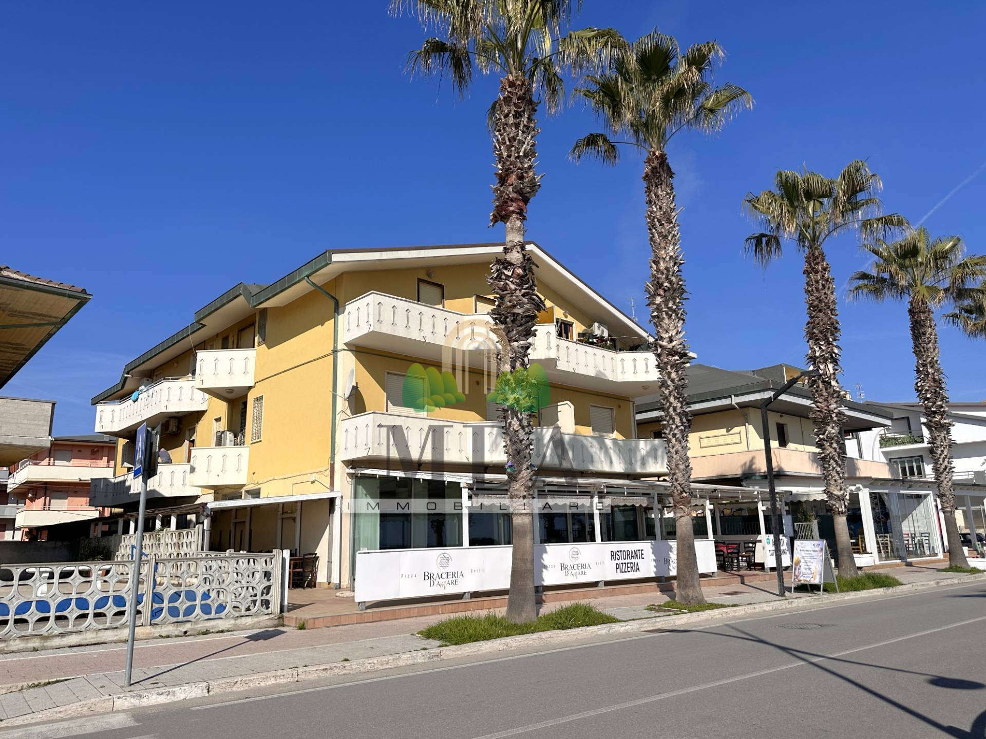 Locale commerciale in vendita a Martinsicuro