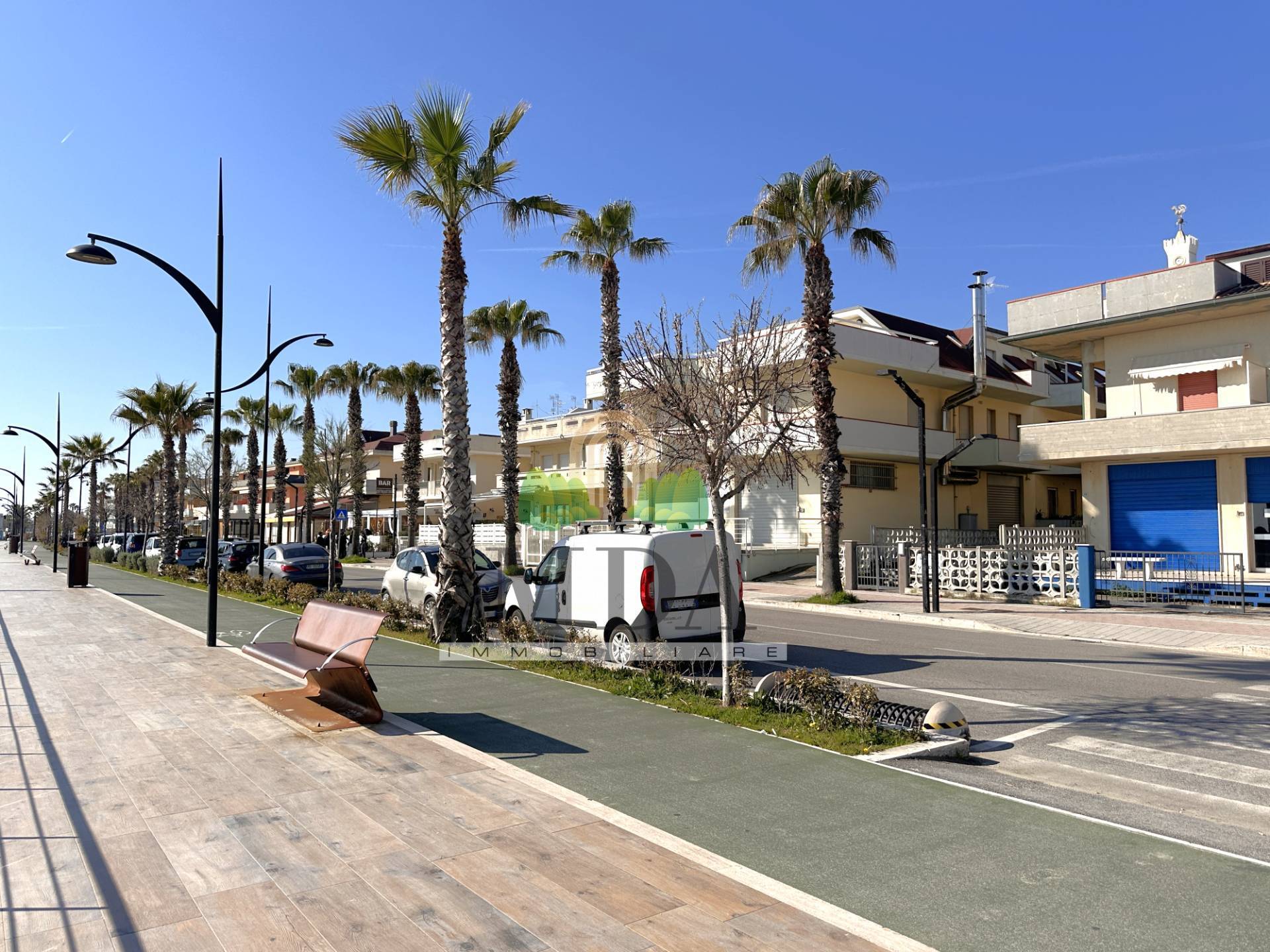 Locale commerciale in vendita a Martinsicuro