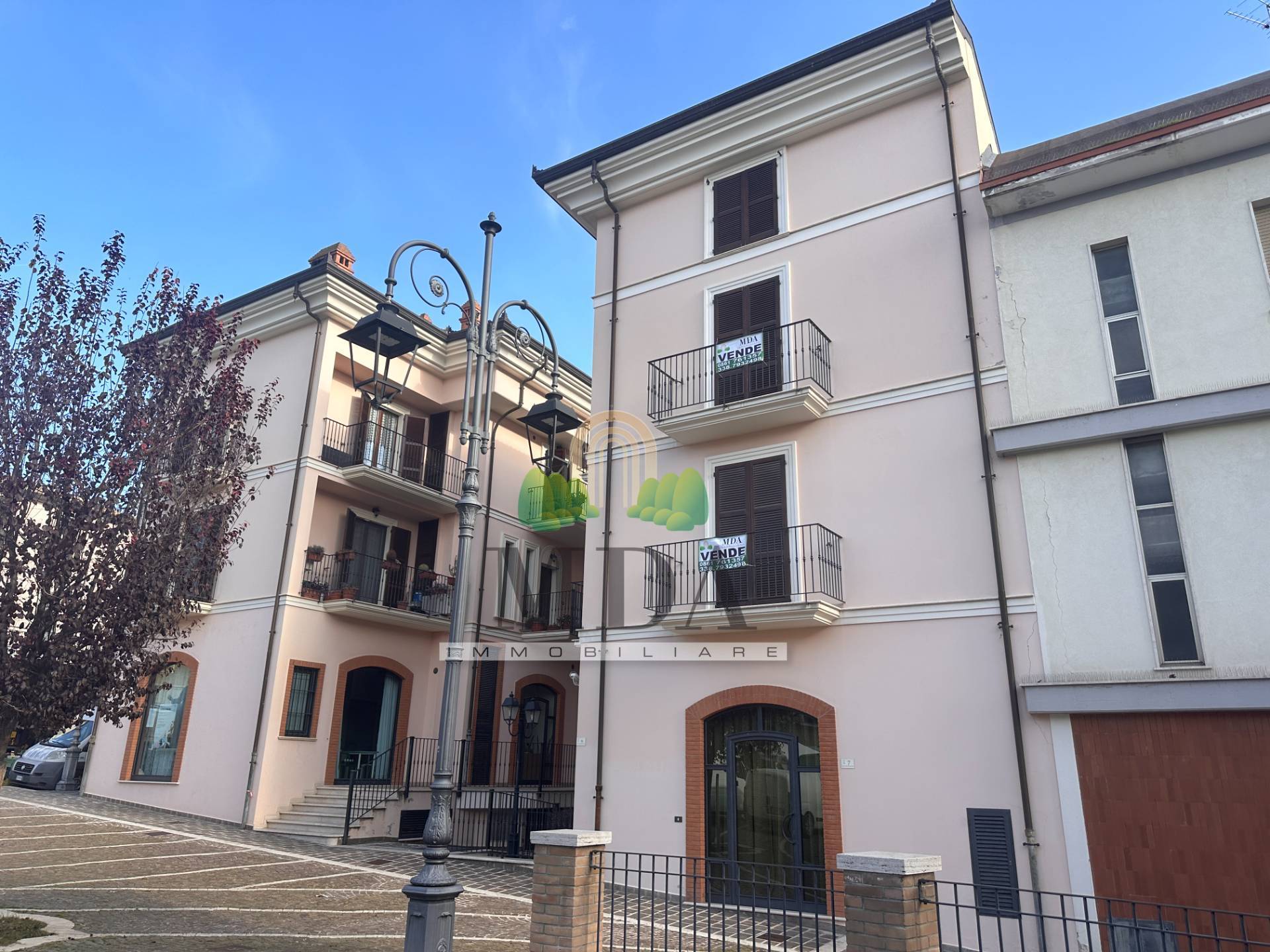 Appartamento in vendita a Nereto, centro