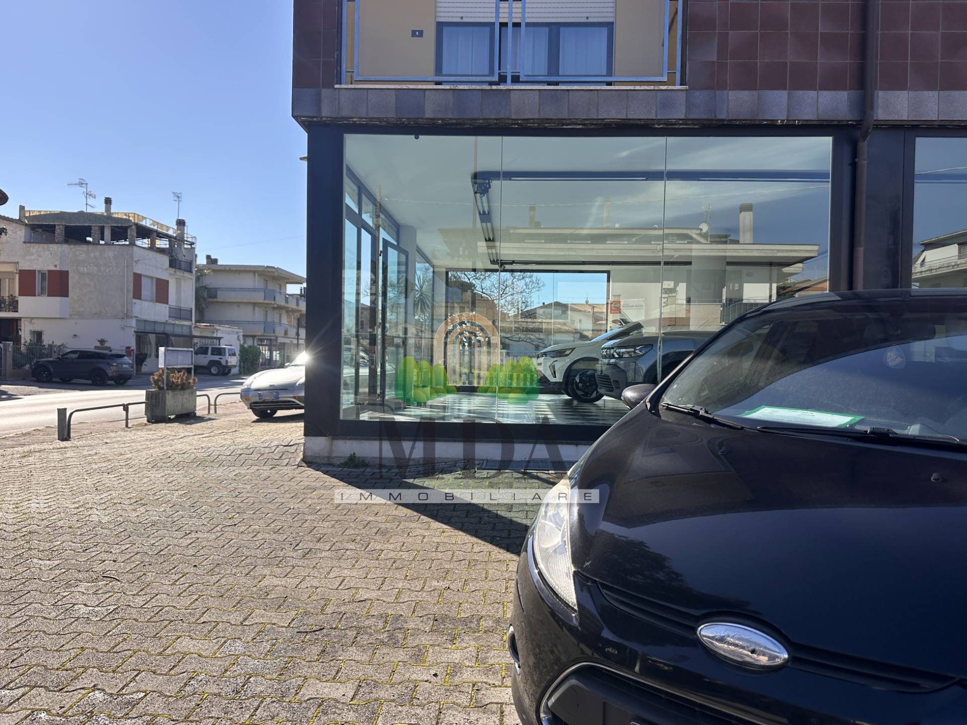 Locale commerciale in vendita a Martinsicuro