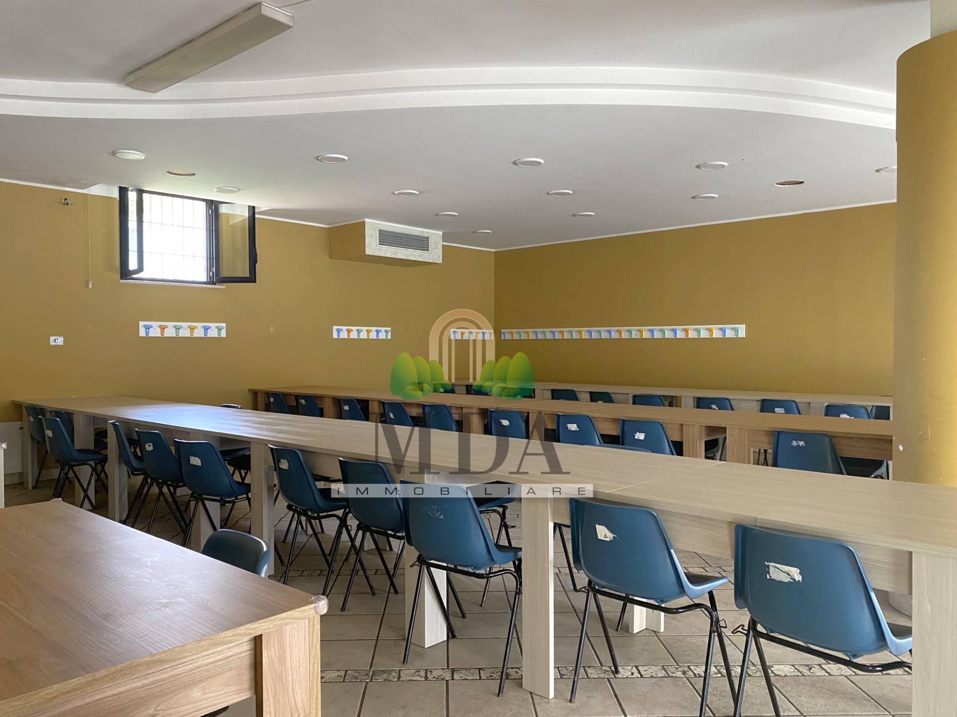 Locale commerciale in vendita a Martinsicuro