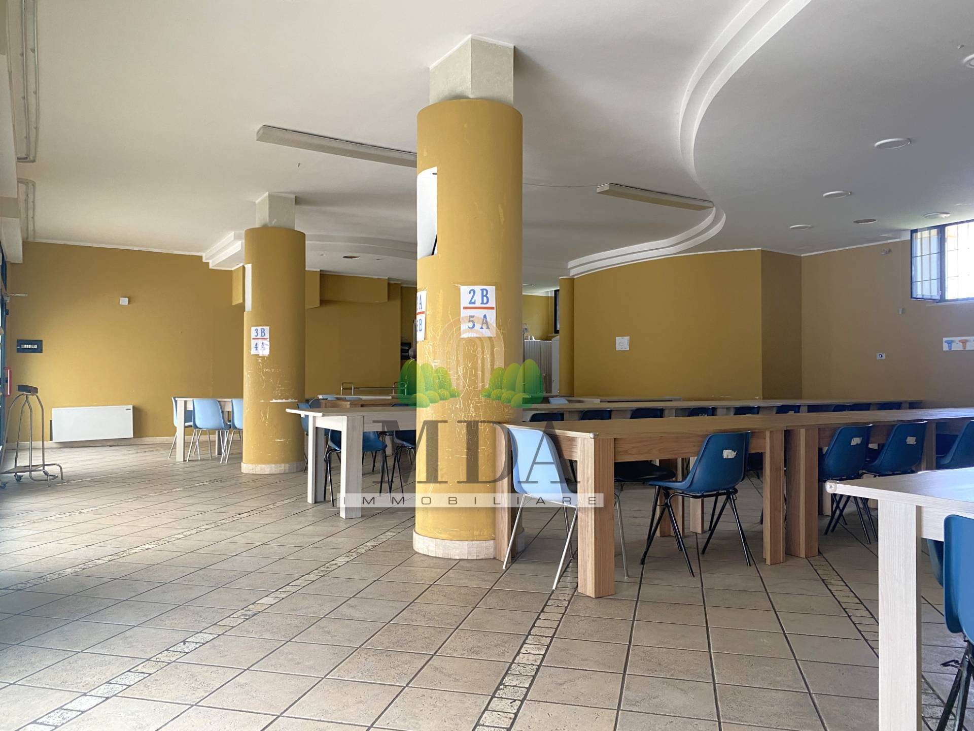 Locale commerciale in vendita a Martinsicuro