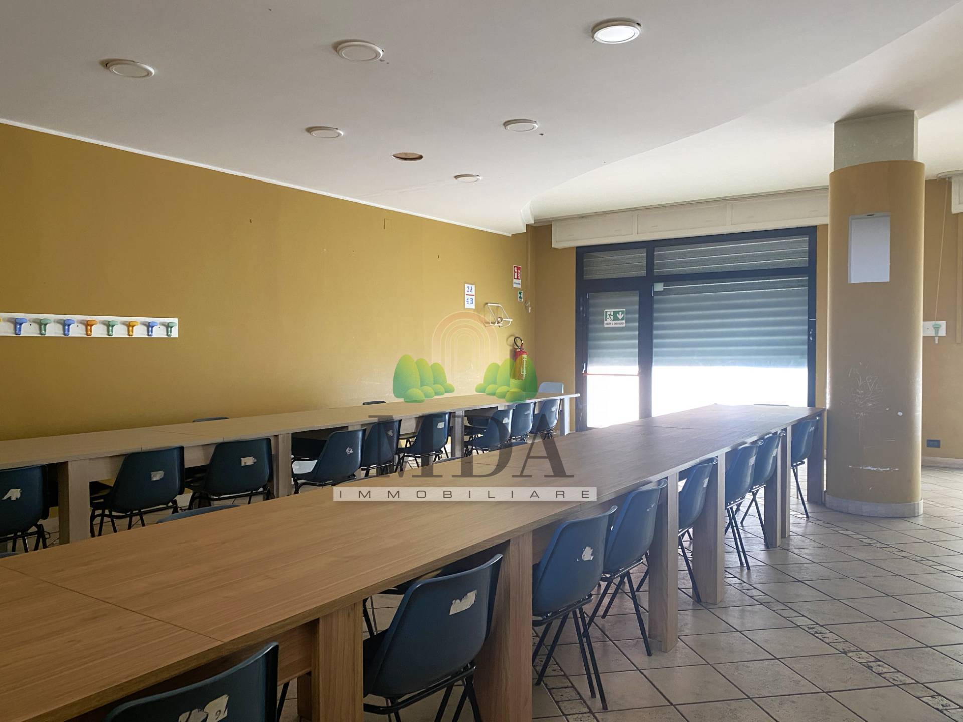 Locale commerciale in vendita a Martinsicuro