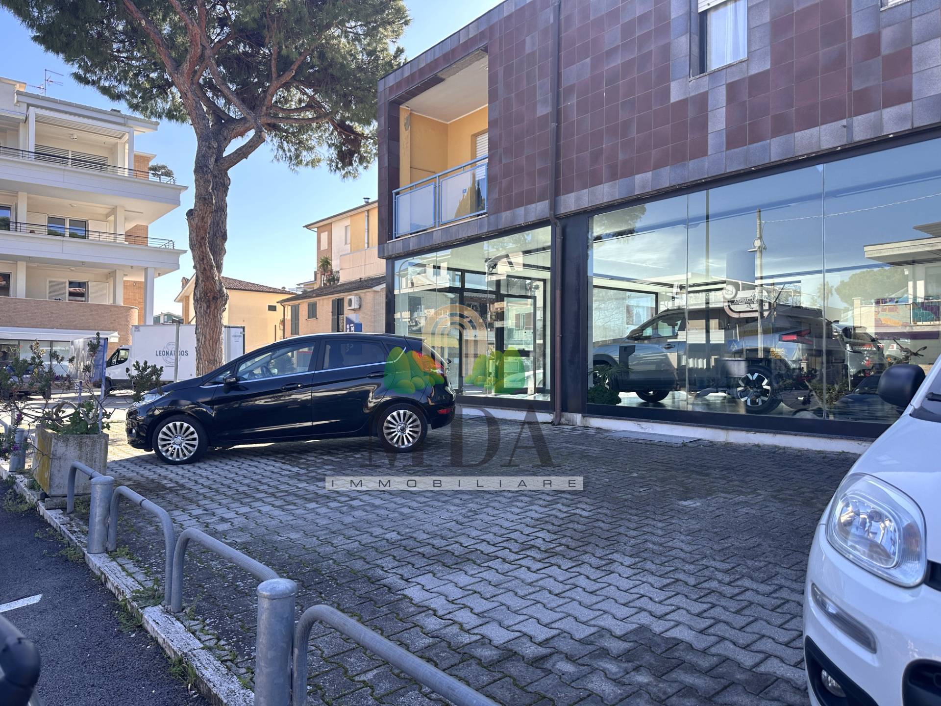 Locale commerciale in vendita a Martinsicuro