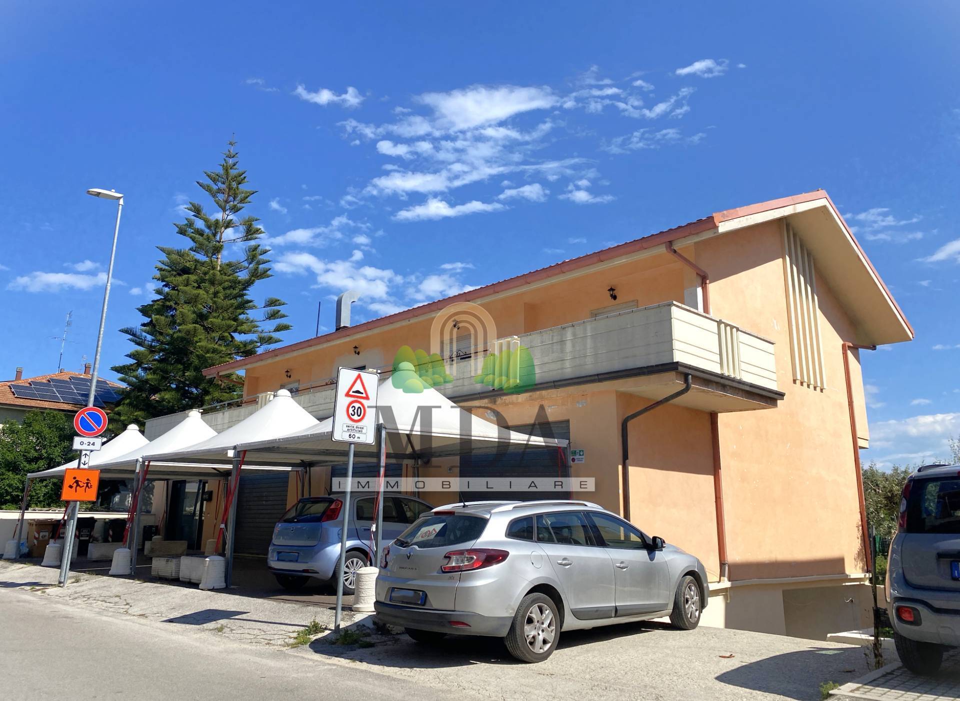 Locale commerciale in vendita a Martinsicuro