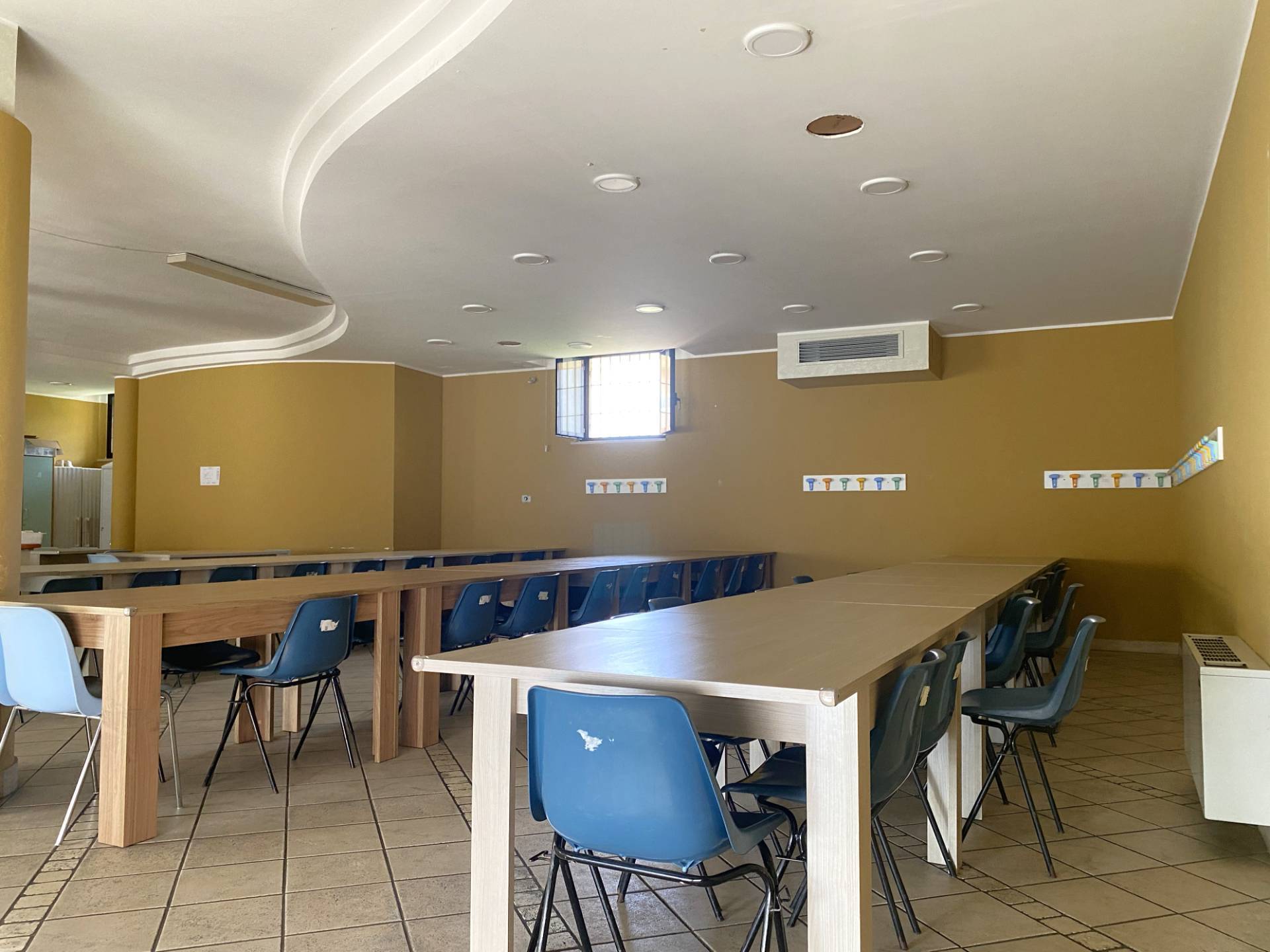 Locale commerciale in vendita a Martinsicuro