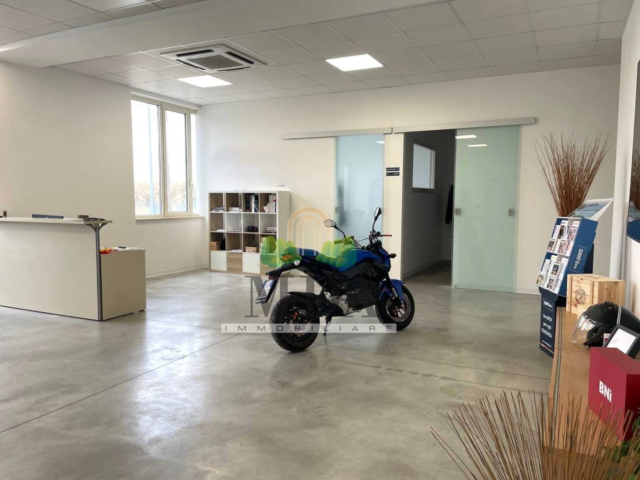 Studio/Ufficio in vendita a Alba Adriatica, Alba Adriatica
