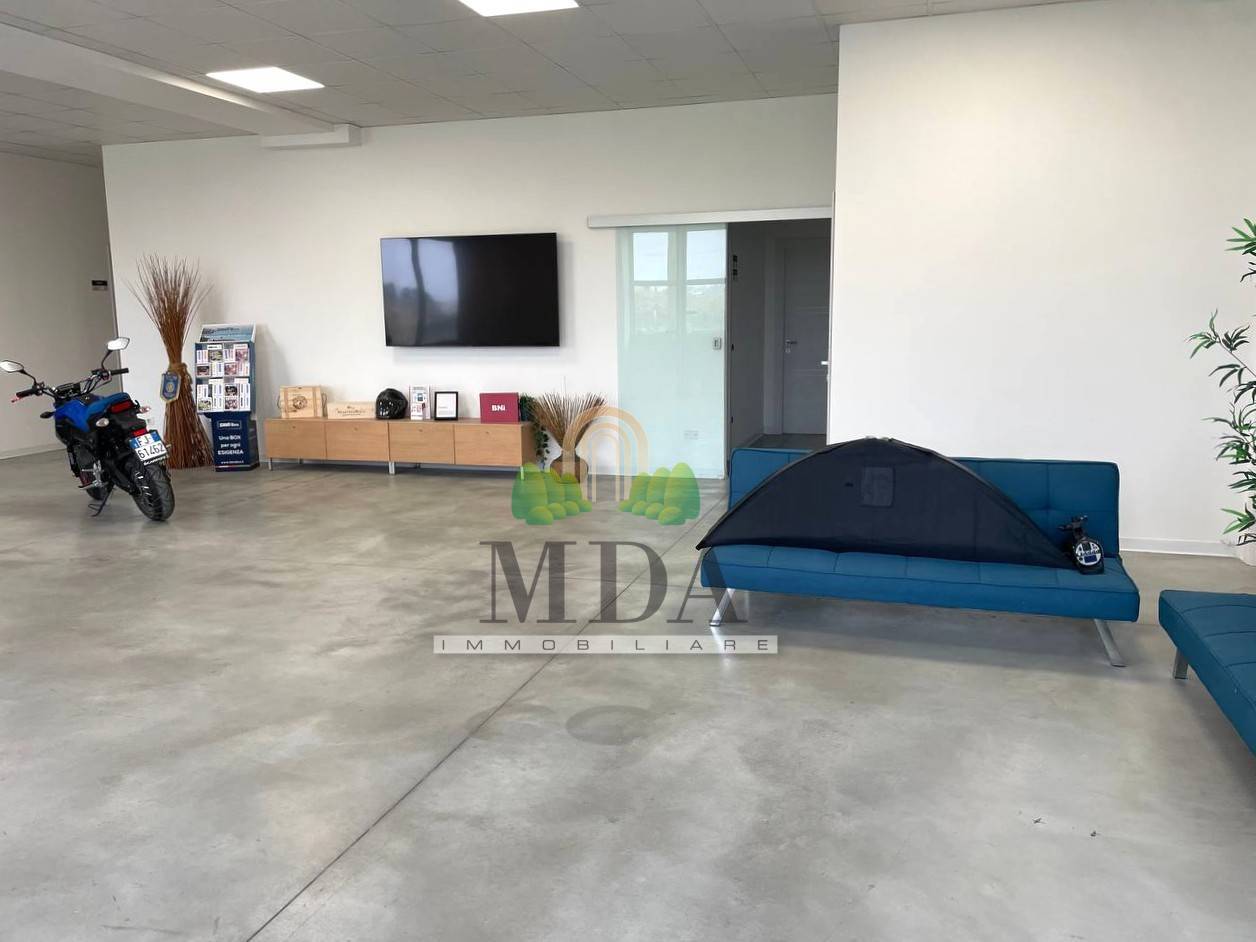 Studio/Ufficio in vendita a Alba Adriatica, Alba Adriatica