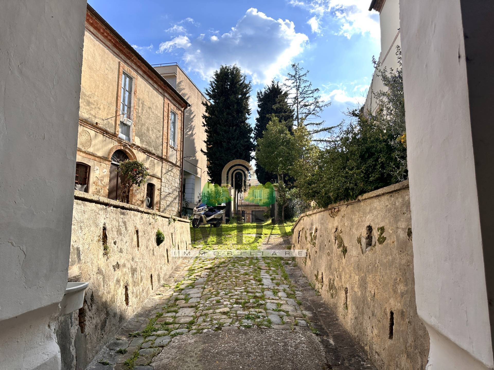 Casa singola in vendita a Nereto, centro