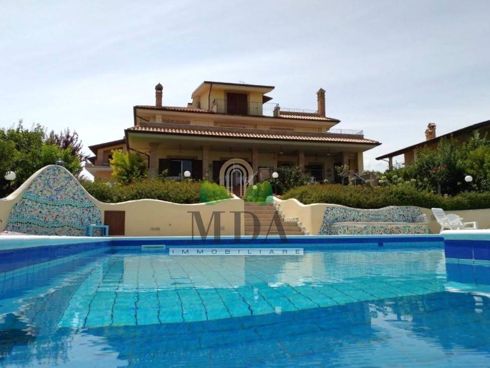 Villa in vendita a Controguerra, Controguerra