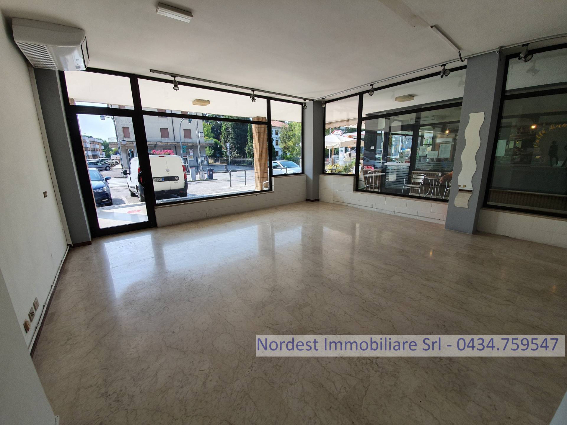 Locale commerciale in affitto a Pasiano di Pordenone
