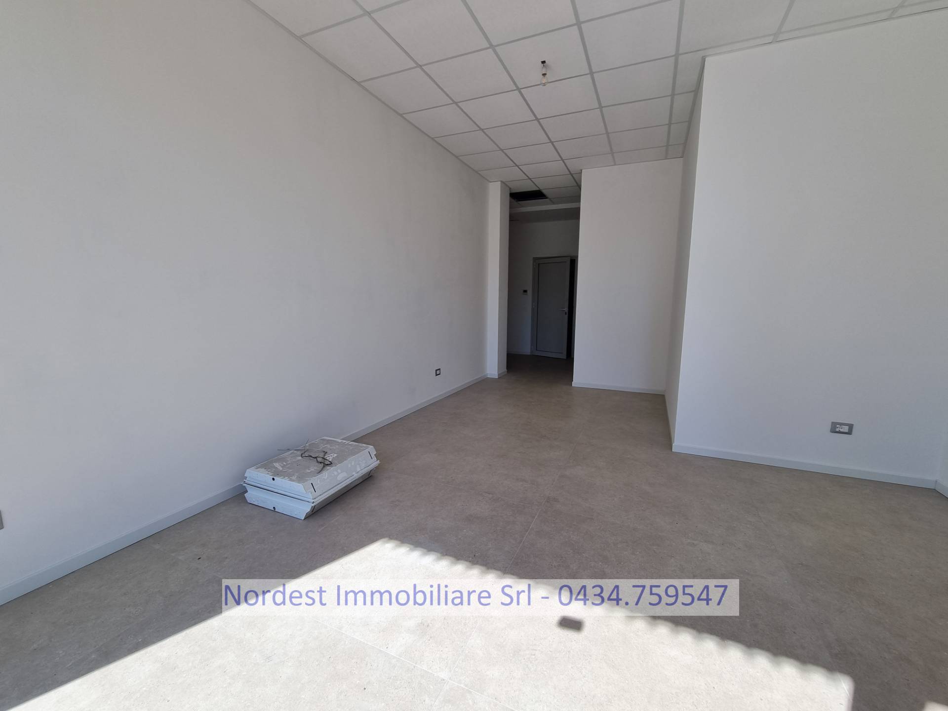 Locale commerciale in affitto a Codogn