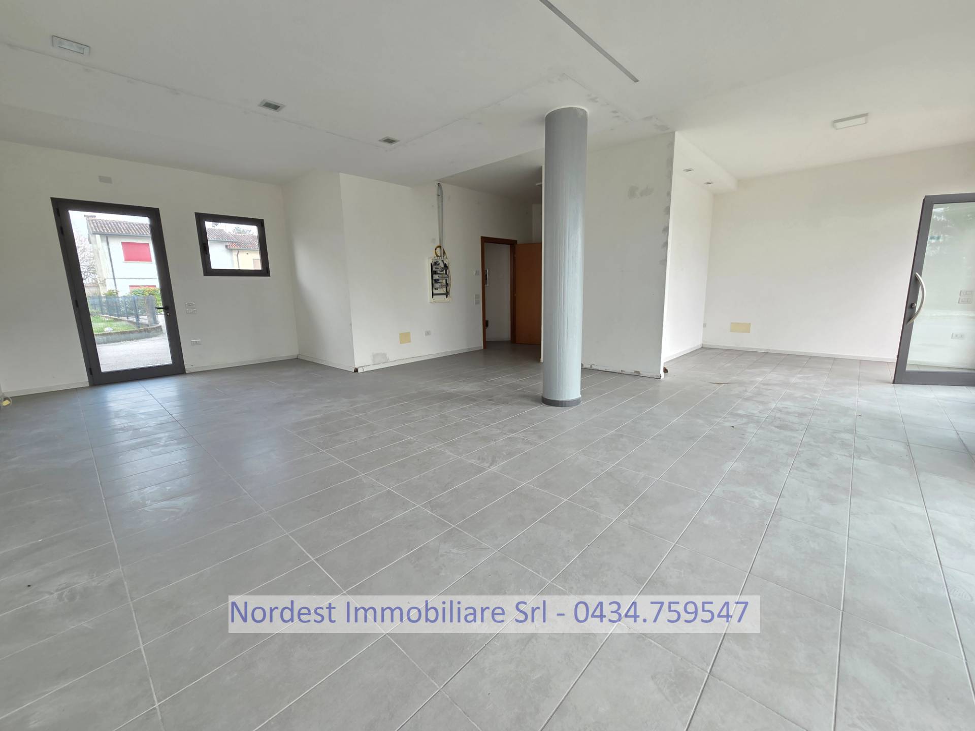 Locale commerciale in affitto a Codogn