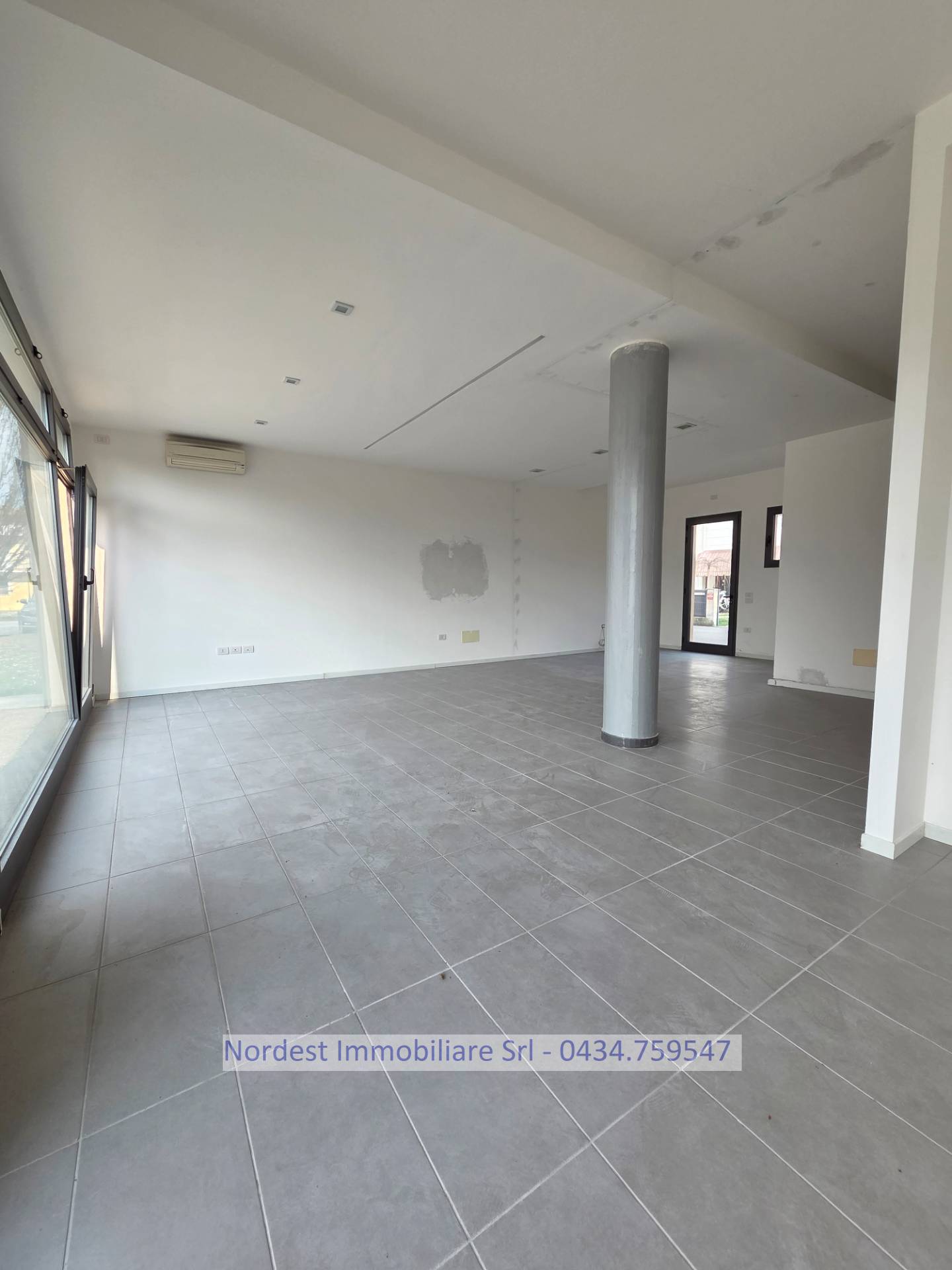 Locale commerciale in affitto a Codogn