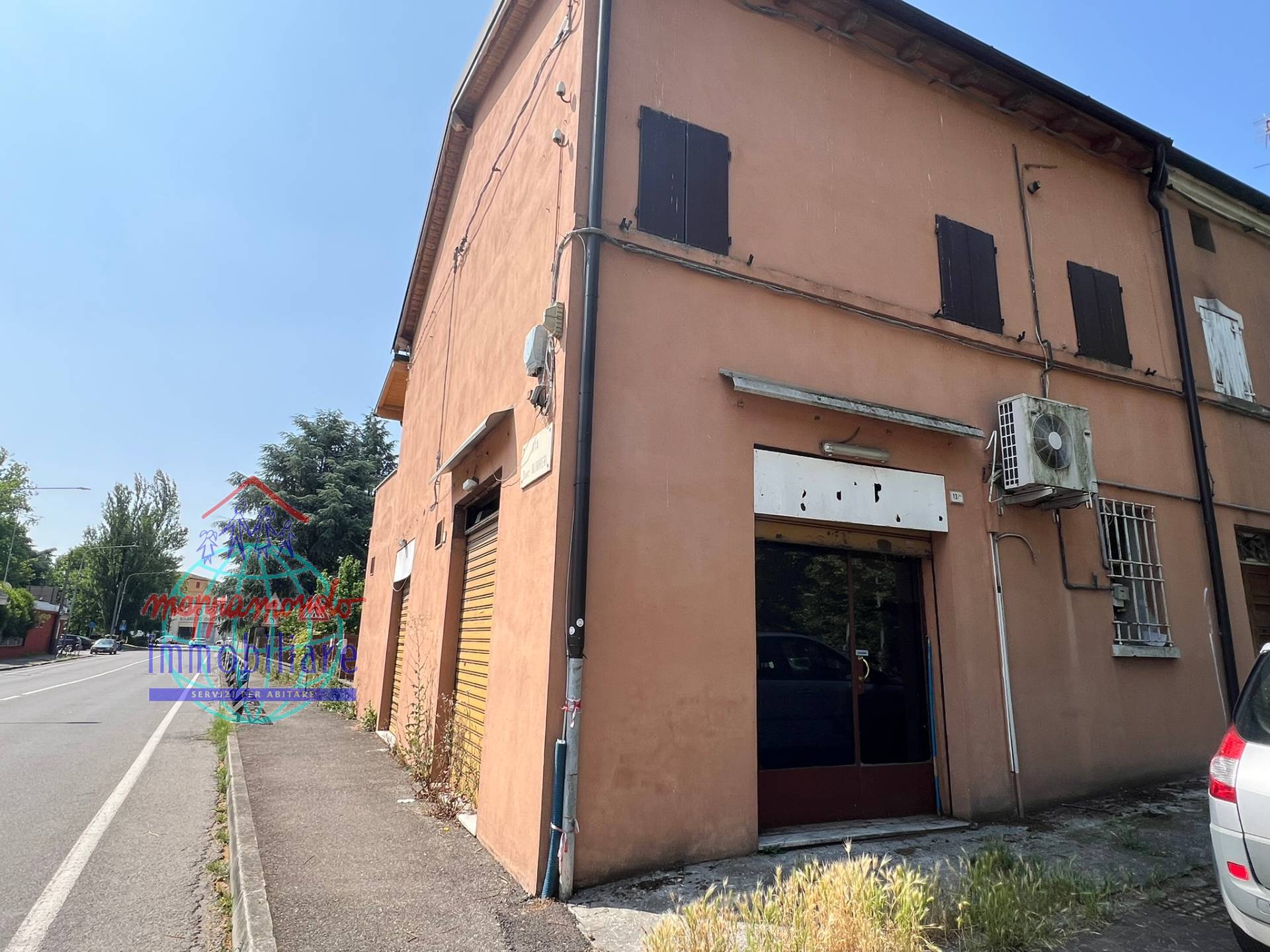 Locale commerciale in vendita a Finale Emilia