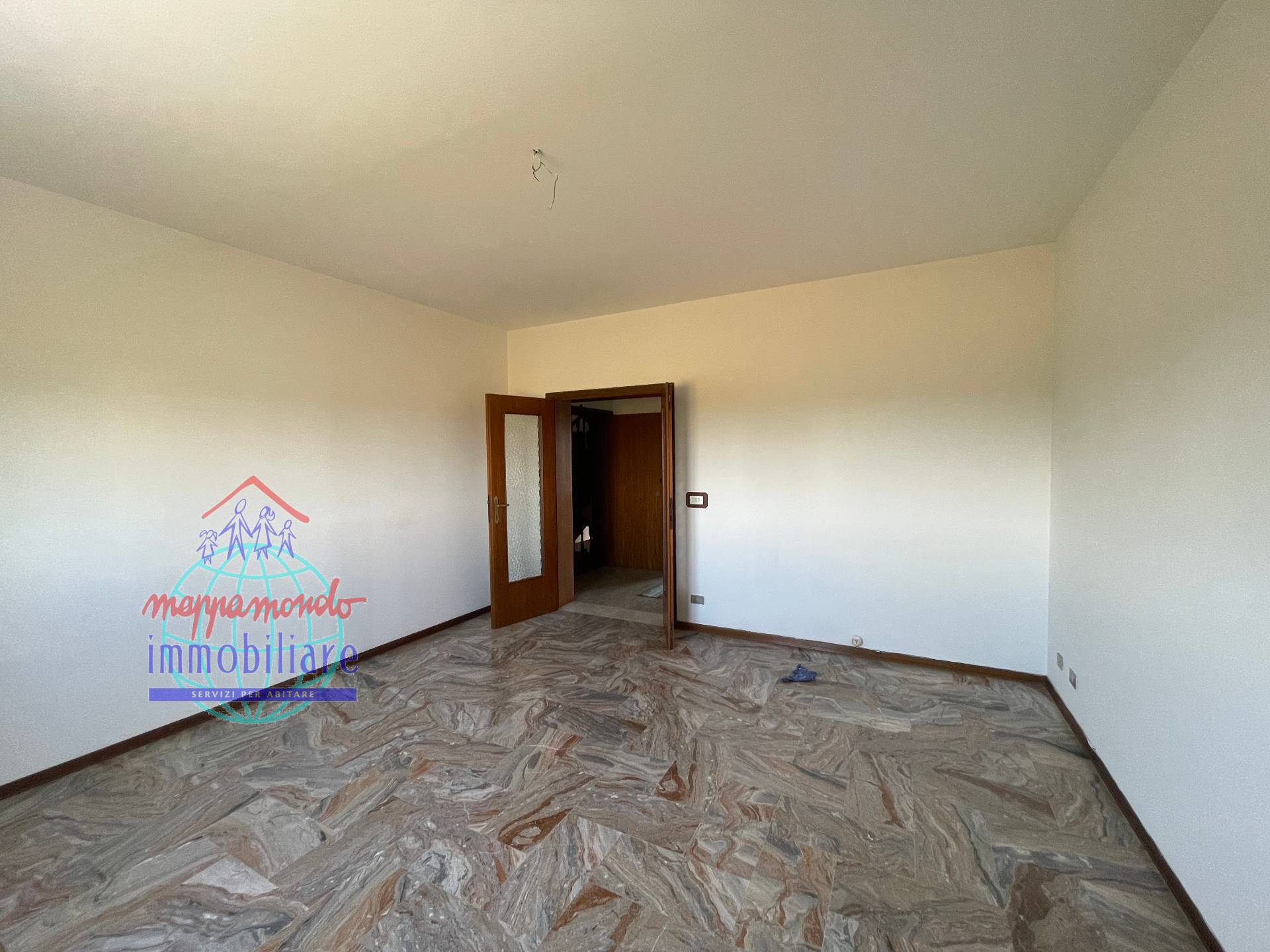 Appartamento in vendita a Cento, XII Morelli