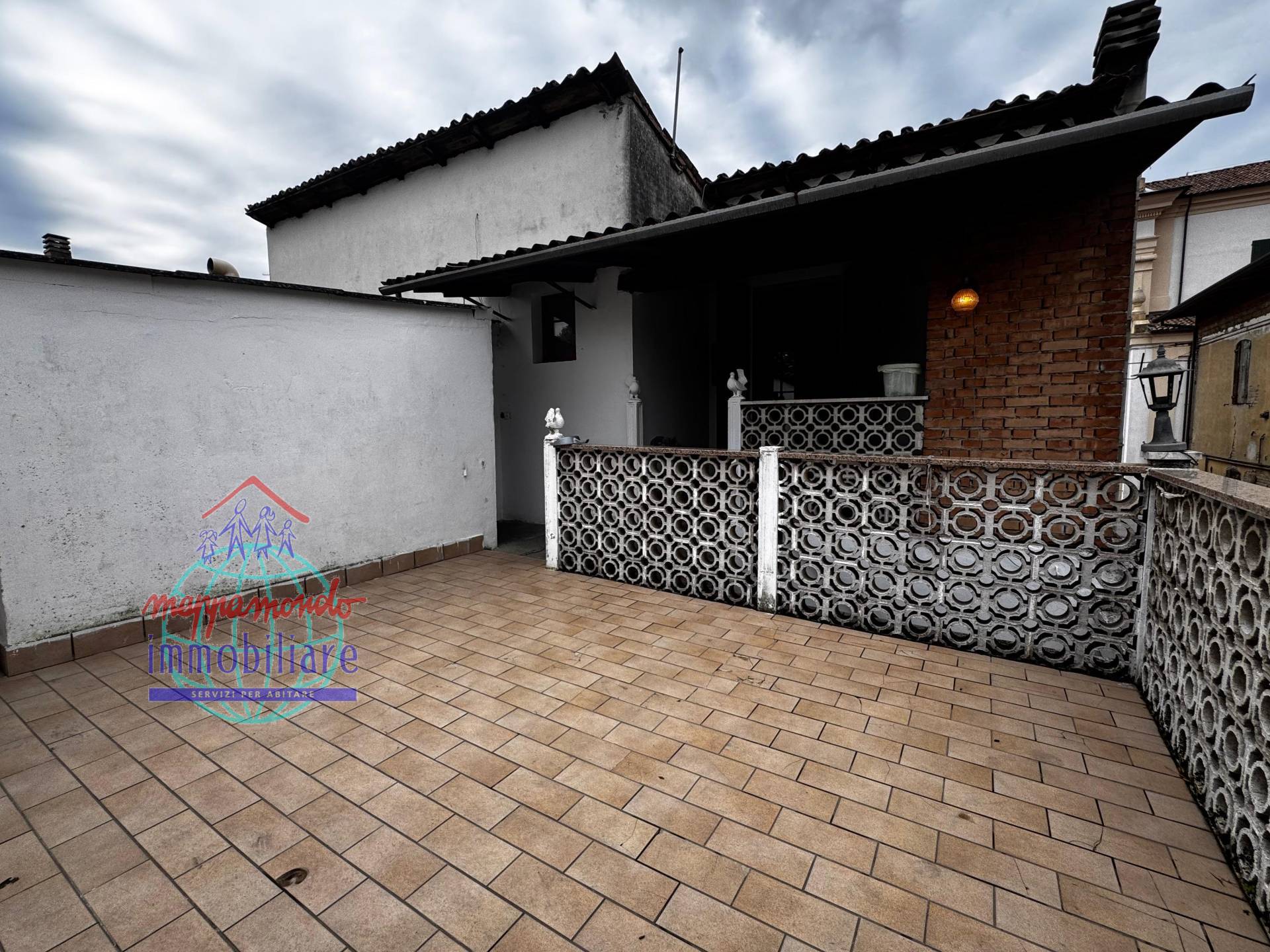 appartamento indipendente in vendita a Cento, Renazzo