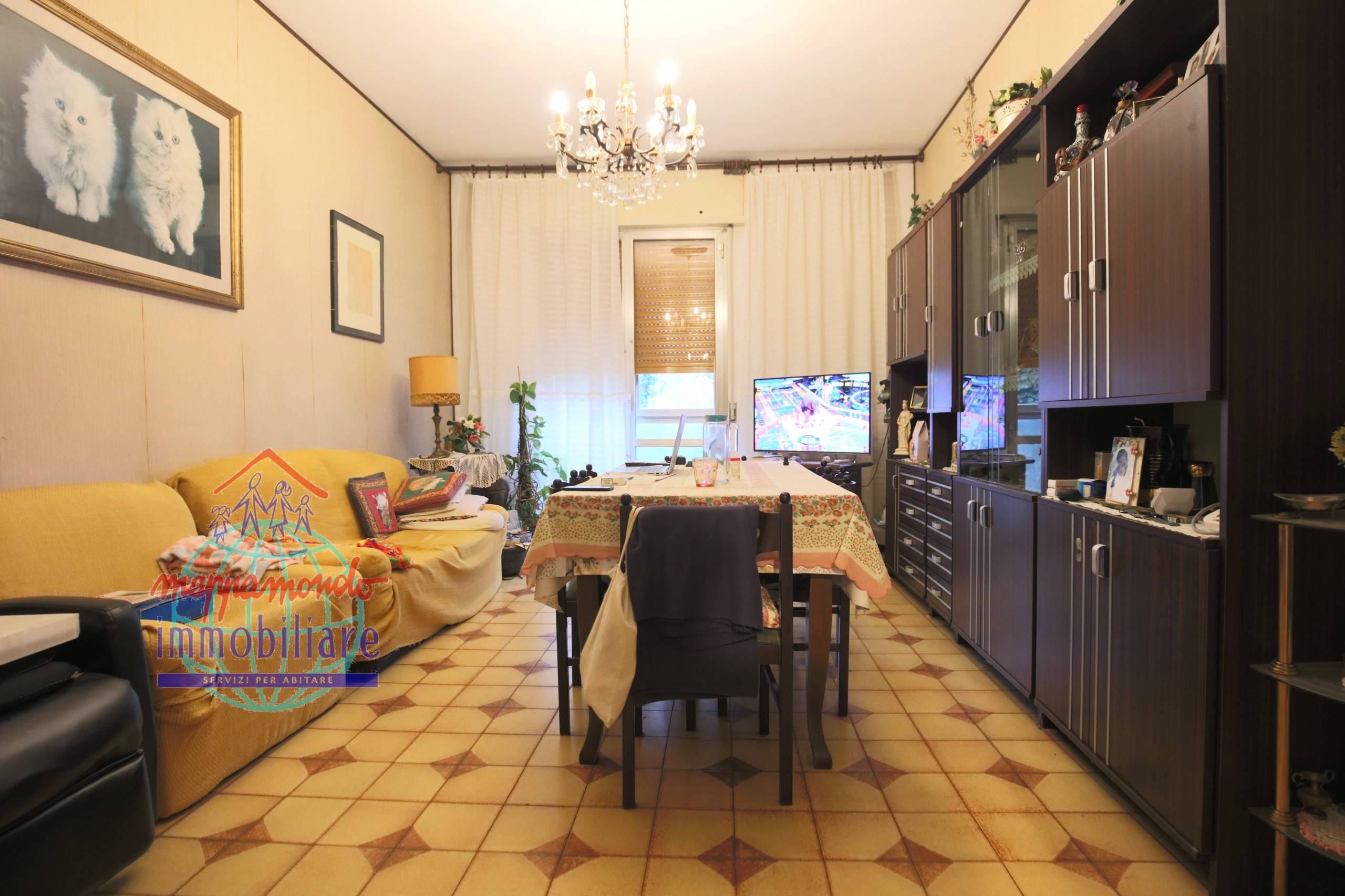 Appartamento in vendita a Cento, Cento