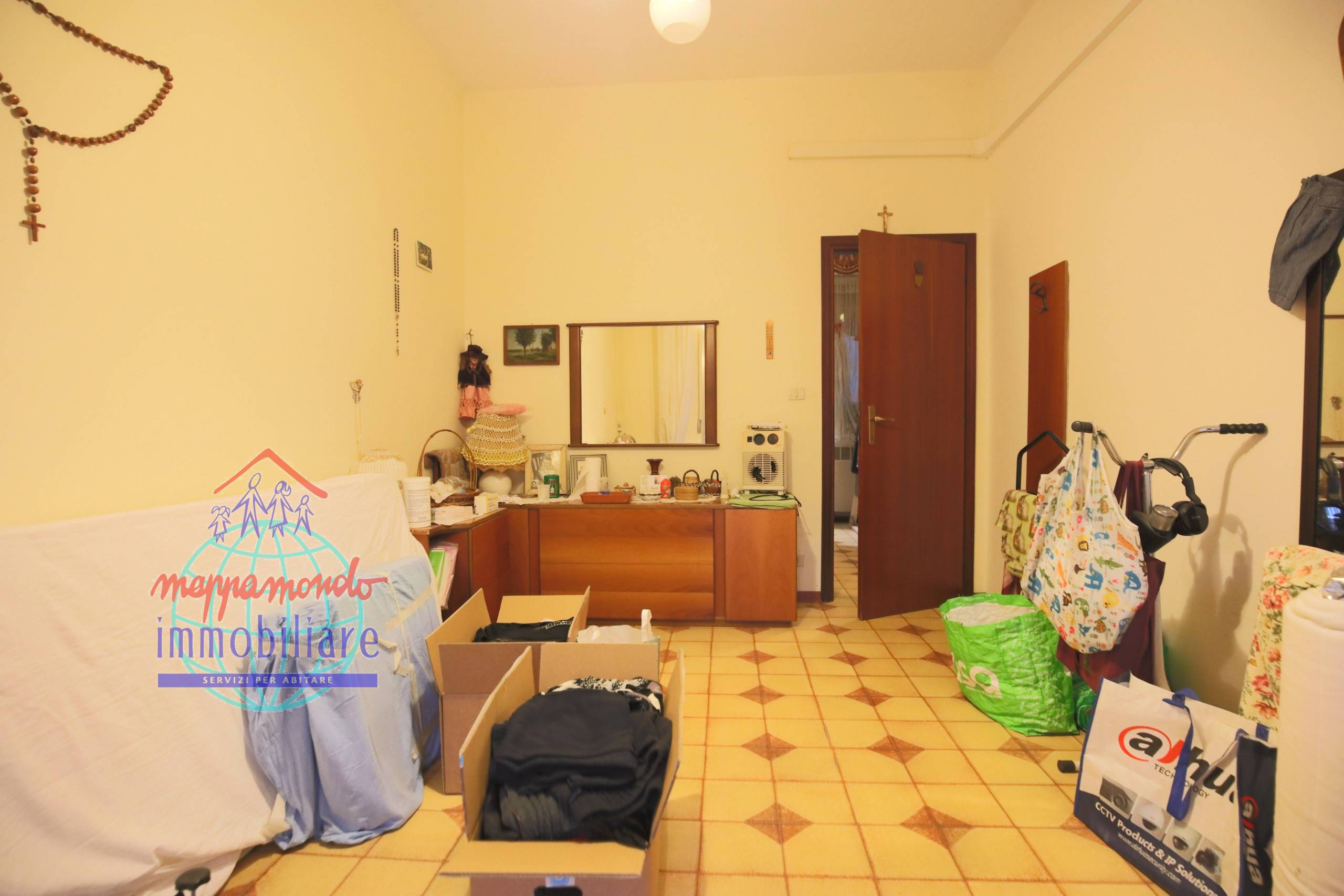 Appartamento in vendita a Cento, Cento