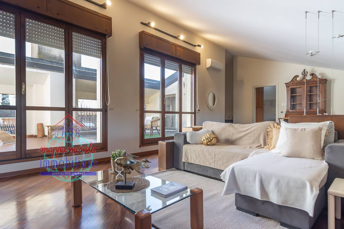 Appartamento in vendita a Cento, Cento