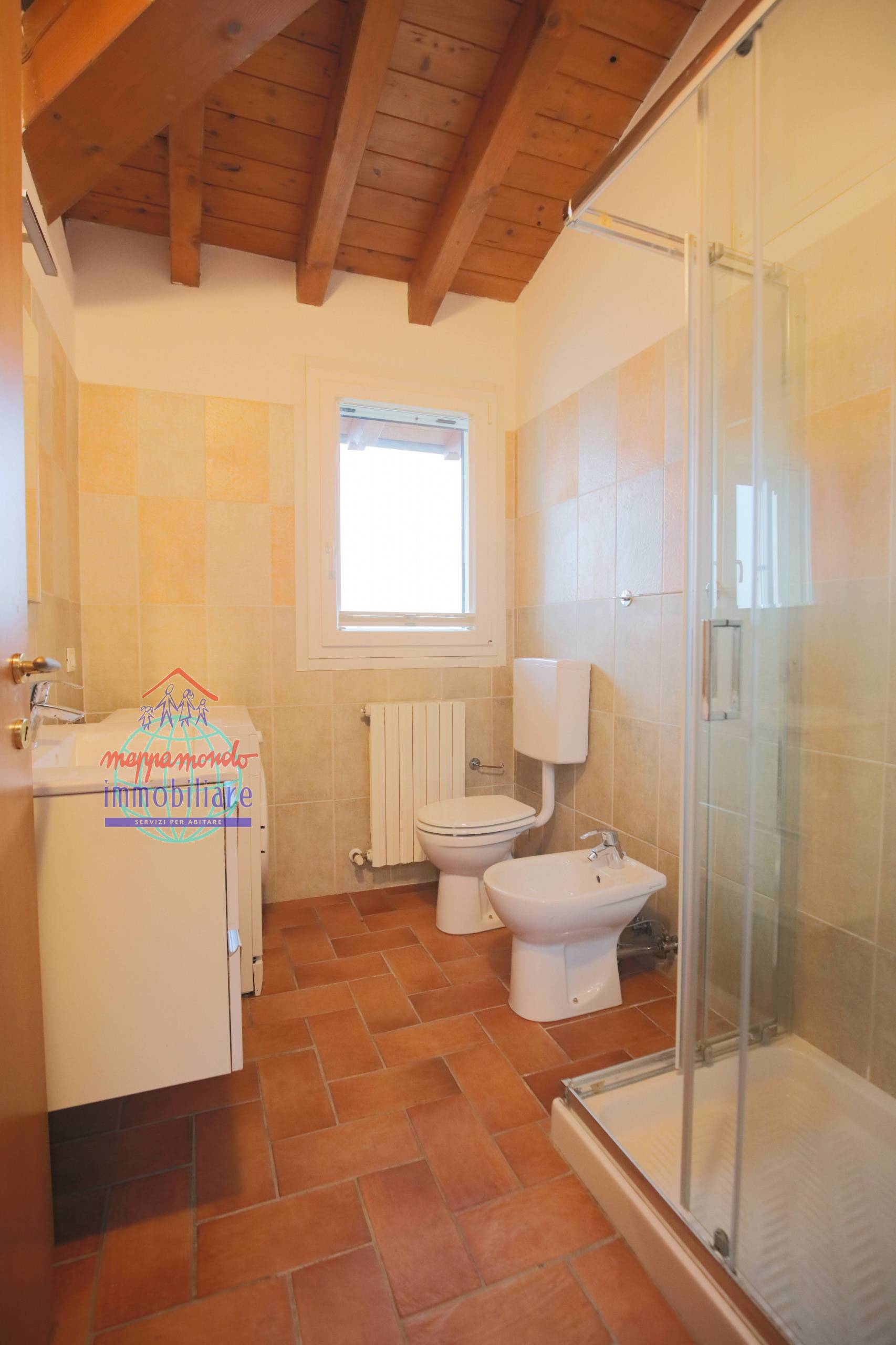 Bilocale in vendita a Cento, Cento