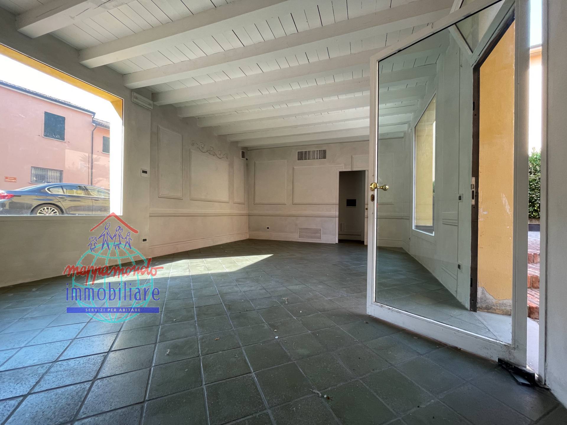 Studio/Ufficio in affitto a Cento, Cento