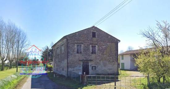 Rustico in vendita a Cento, Casumaro