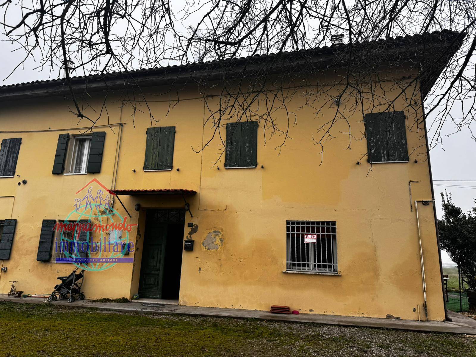 Bi-Tri-Quadrifamiliare in vendita a Cento, Corporeno