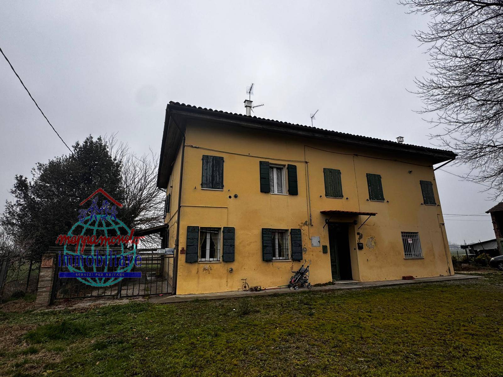 Bi-Tri-Quadrifamiliare in vendita a Cento, Corporeno