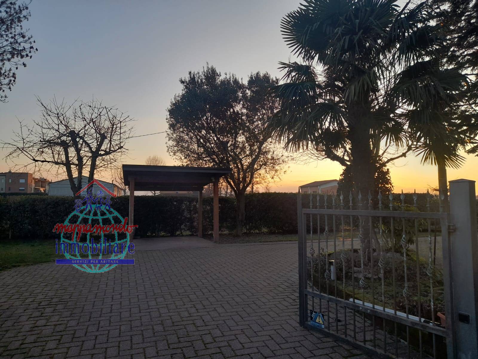 Bi-Tri-Quadrifamiliare in vendita a Calderara di Reno