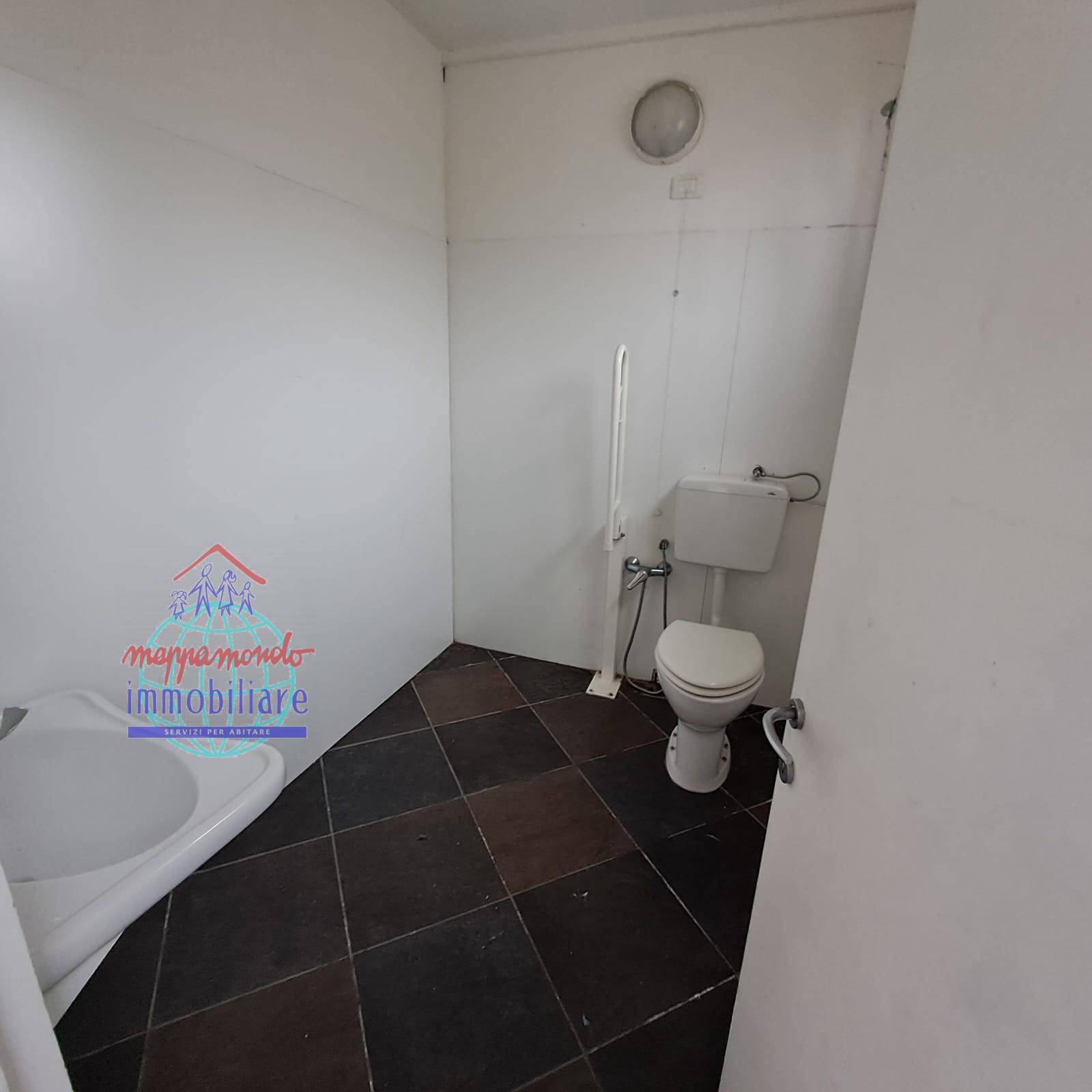 Capannone in affitto a Terre del Reno