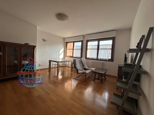 Appartamento in affitto a Bologna, Reno