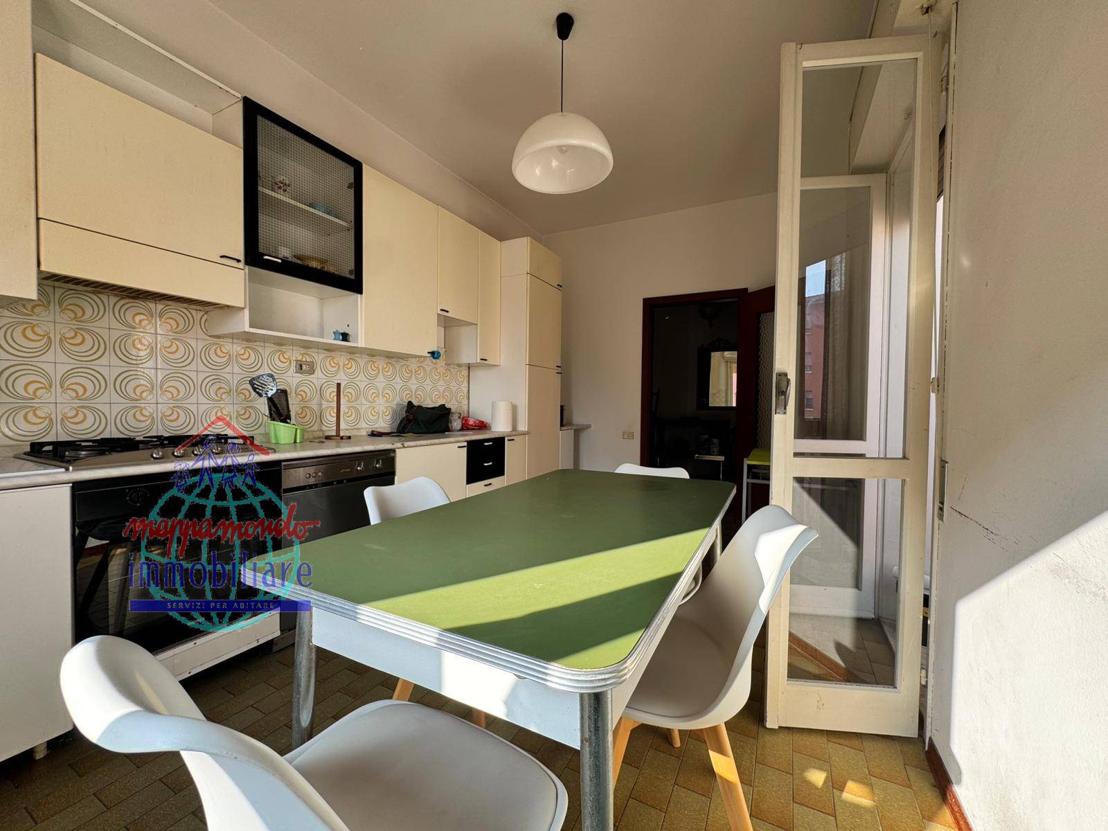 Appartamento in vendita a Cento, Cento