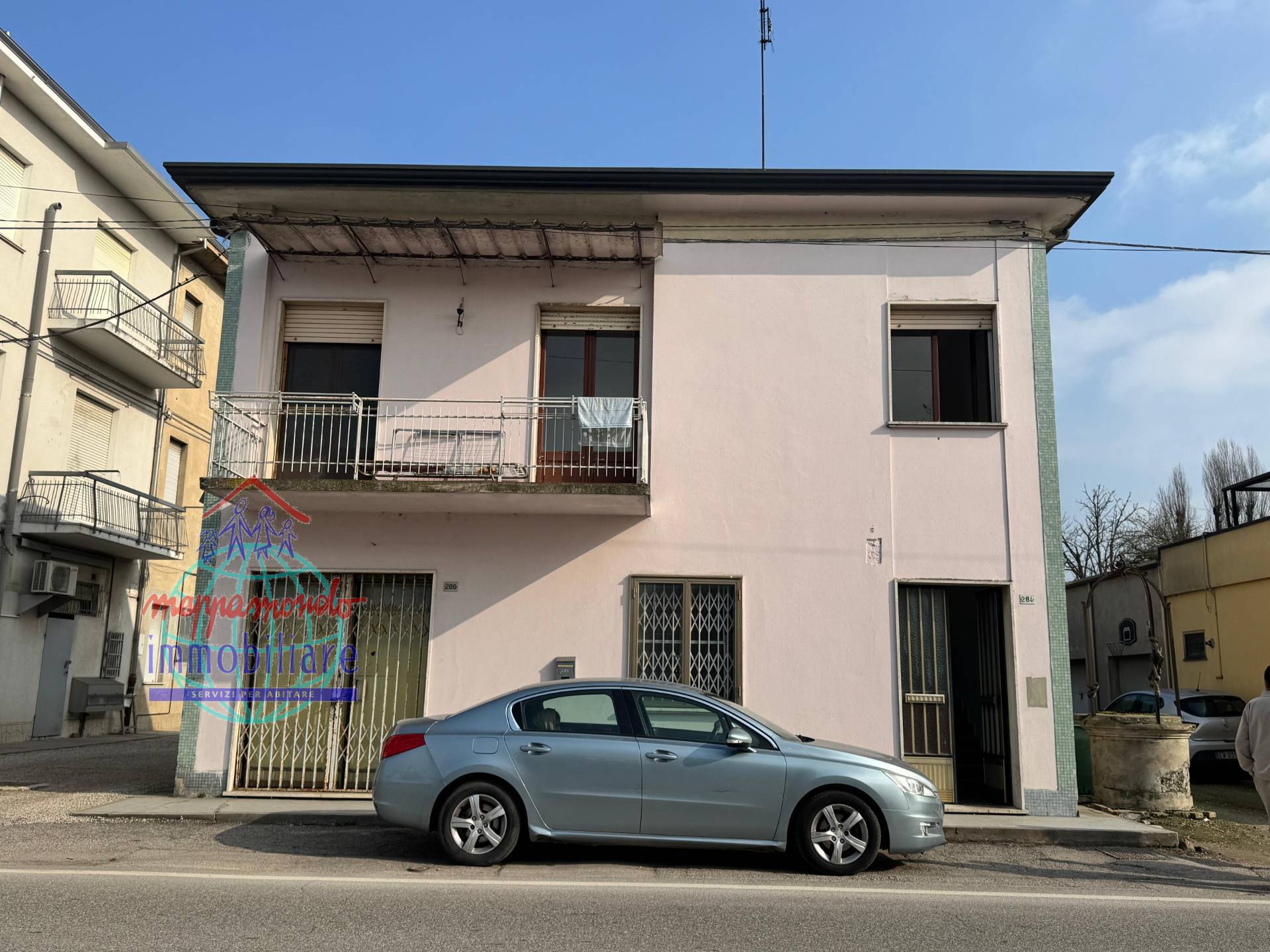 Casa singola in vendita a Cento, Casumaro