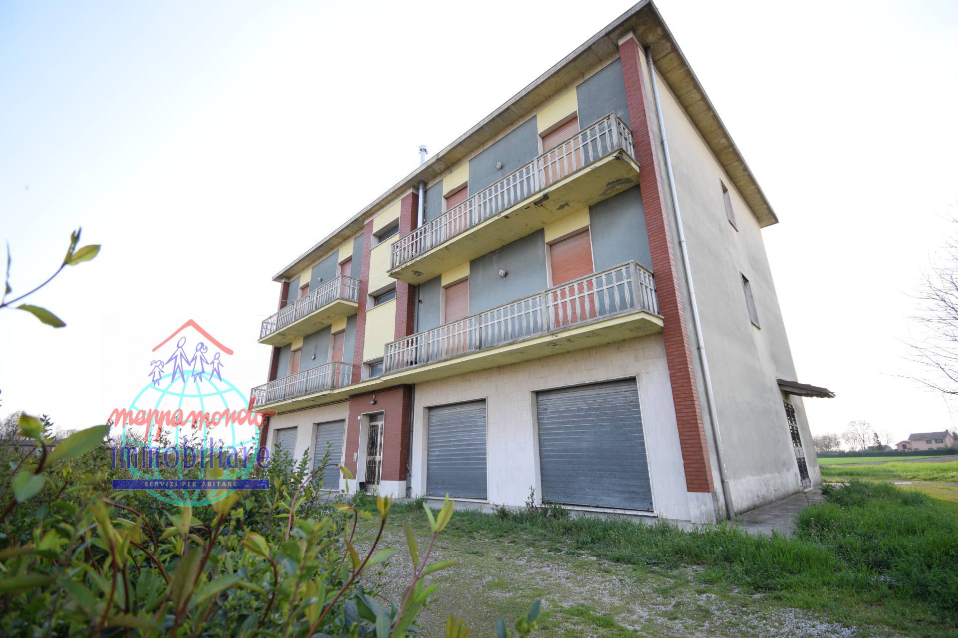 Appartamento in vendita a Cento, XII Morelli