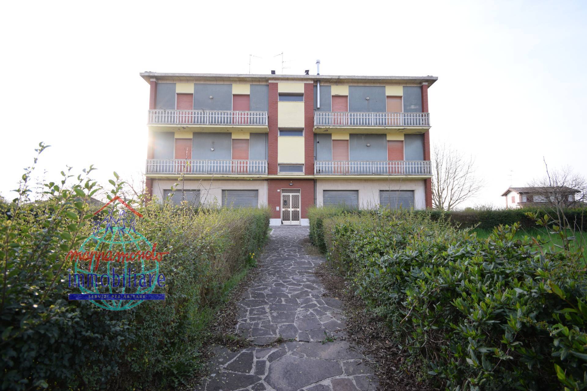 Appartamento in vendita a Cento, XII Morelli