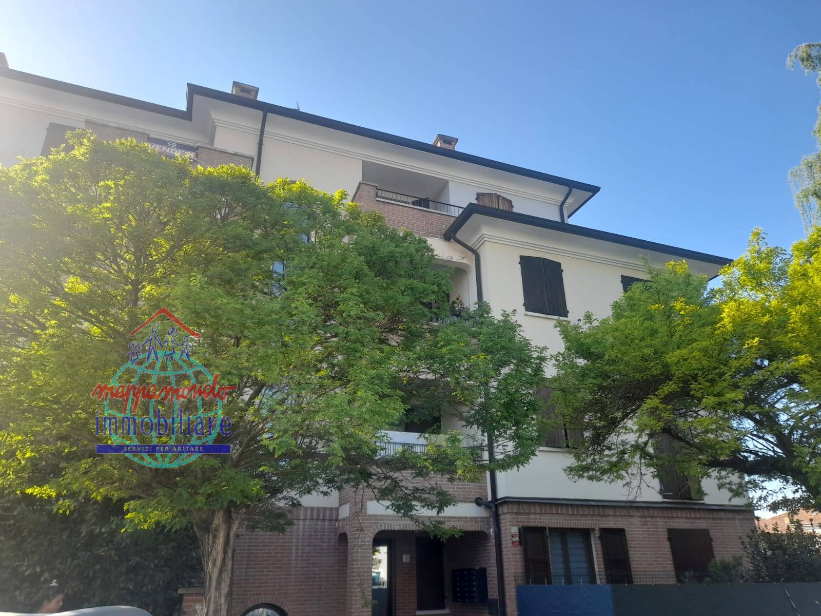 Appartamento in affitto a Cento, Cento