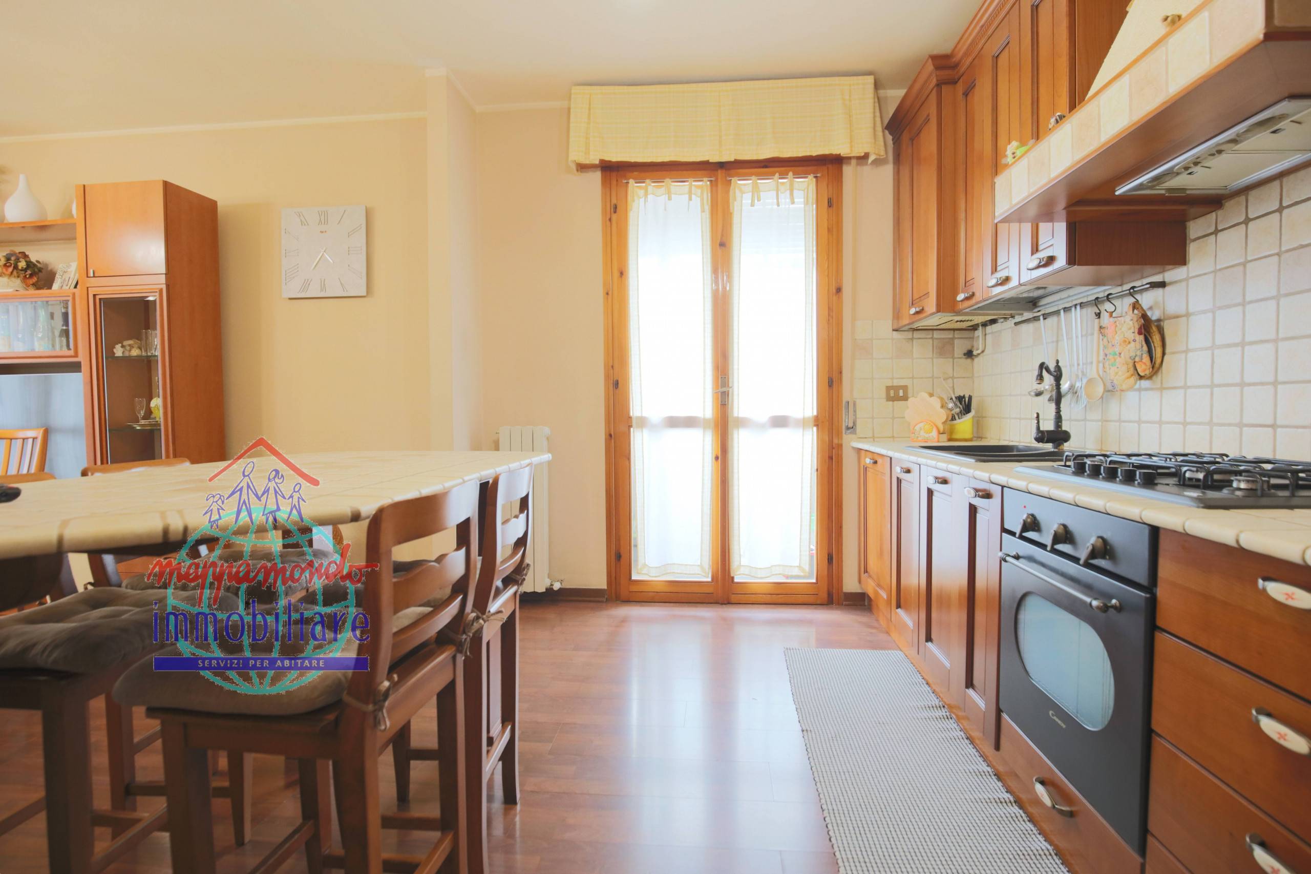 Appartamento in vendita a Cento, Cento