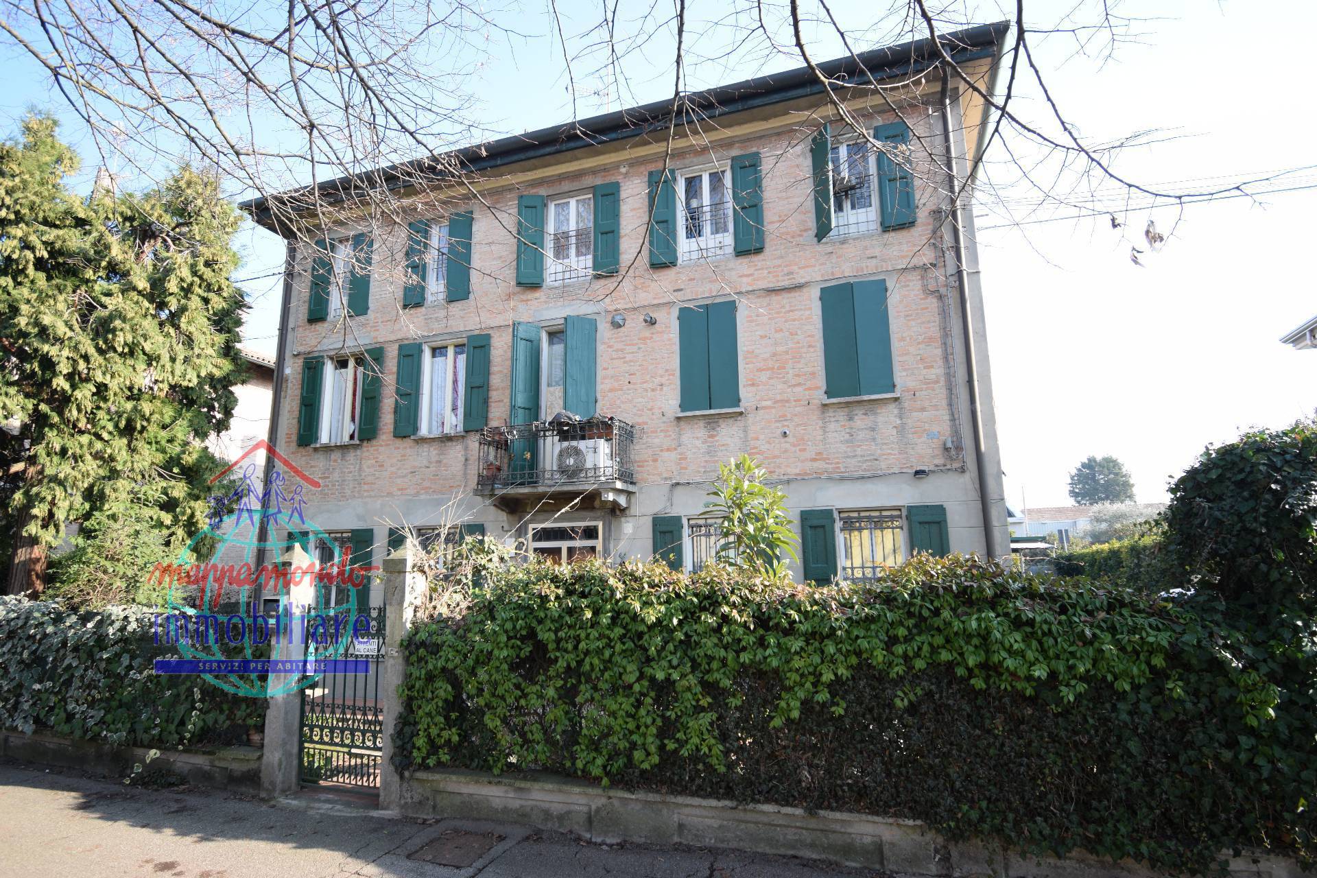 Villa in vendita a Cento, Cento