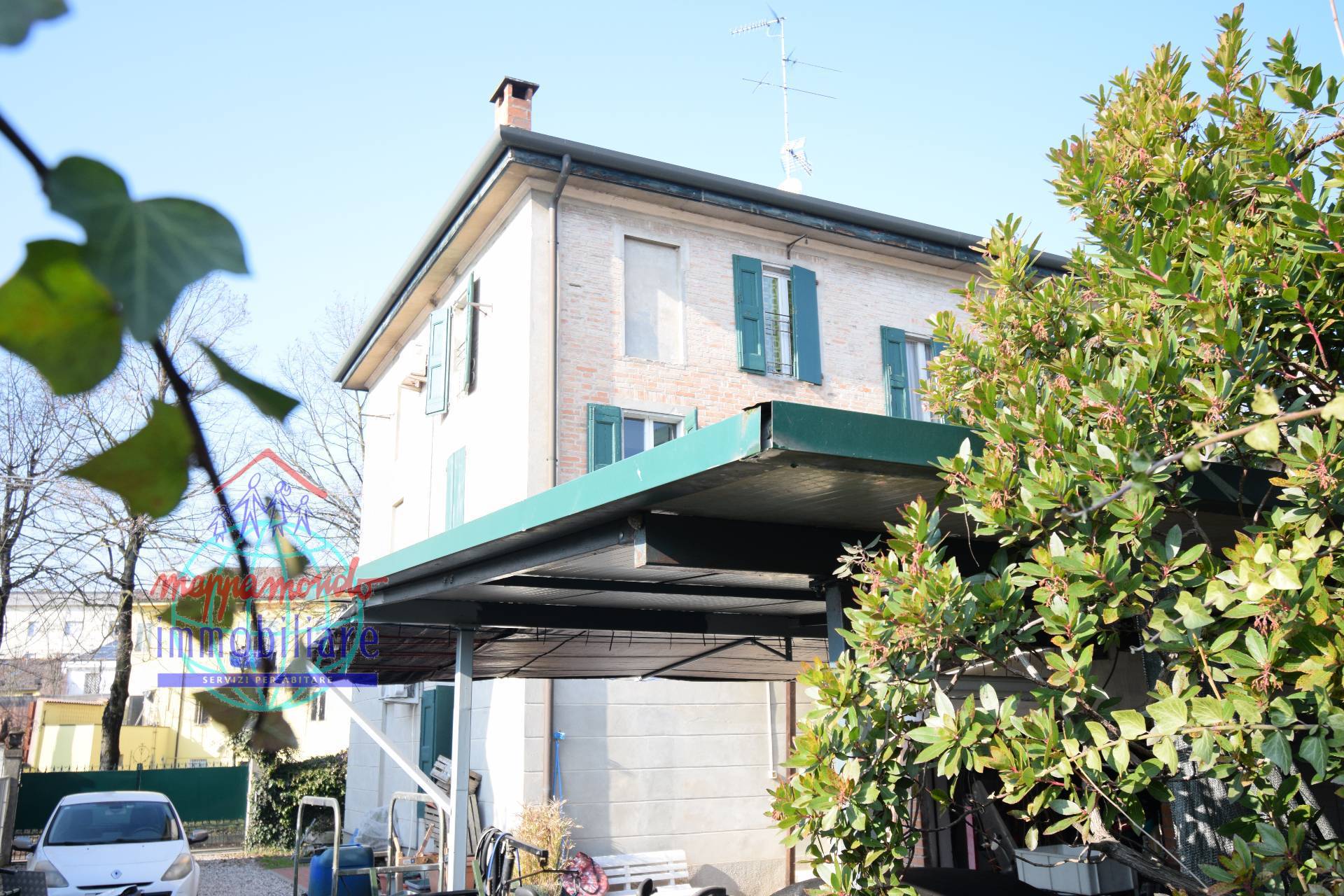 Villa in vendita a Cento, Cento