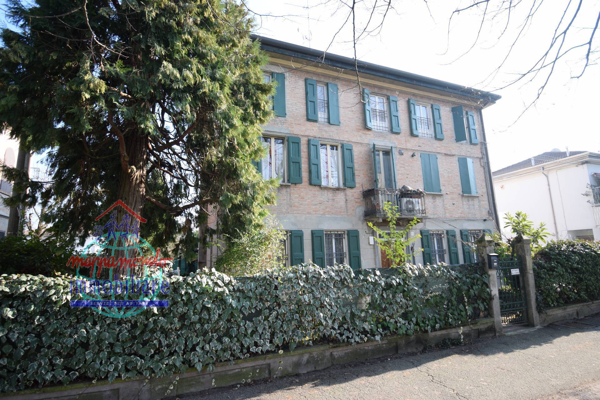 Villa in vendita a Cento, Cento