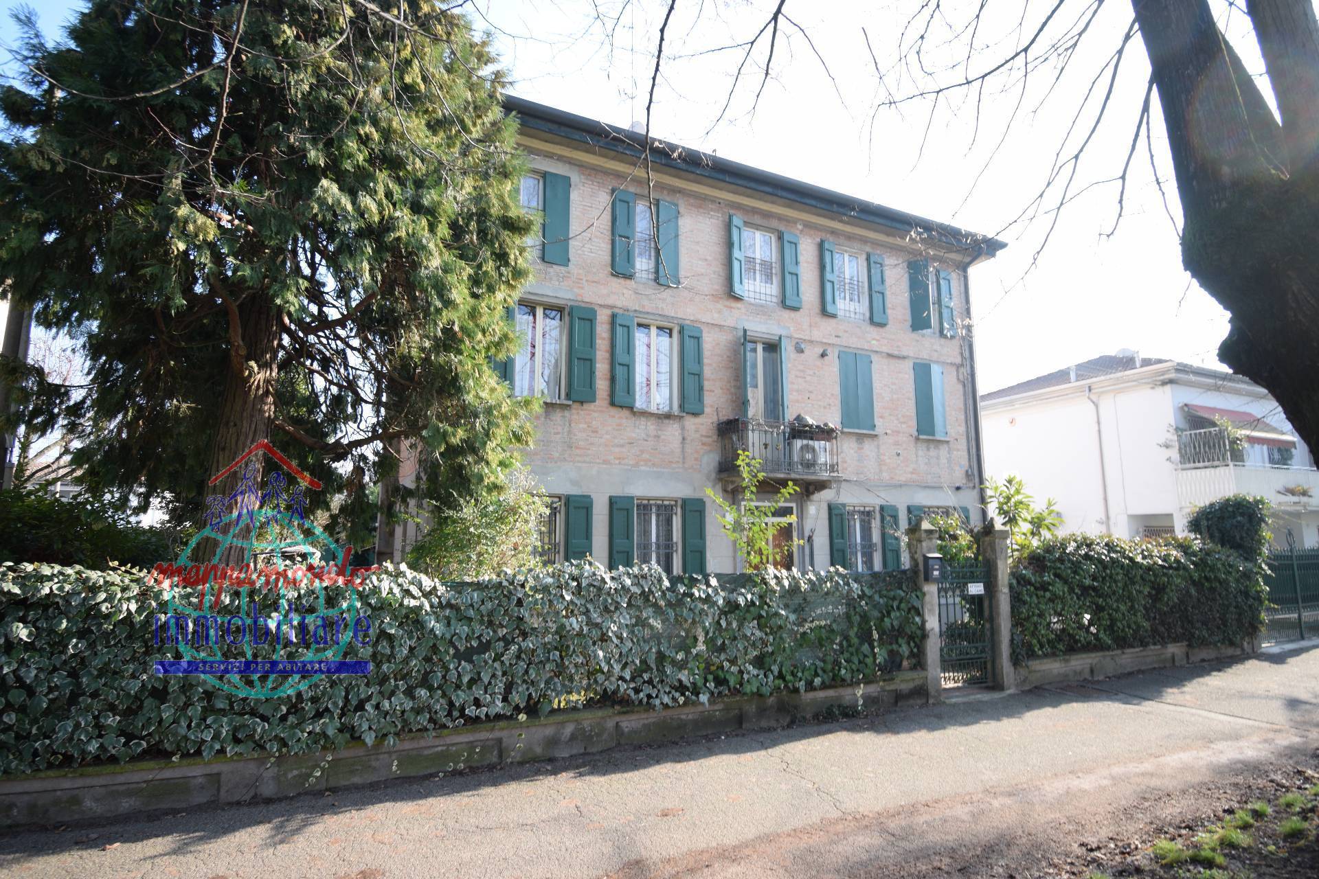 Villa in vendita a Cento, Cento