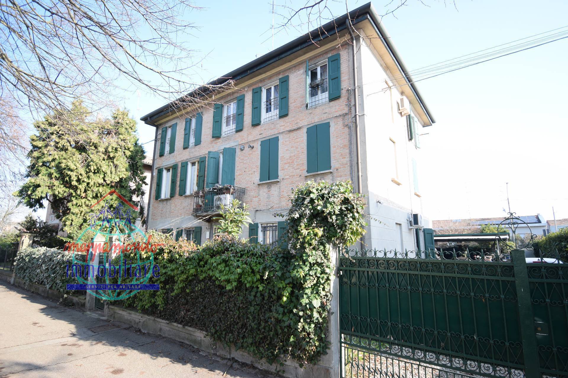 Villa in vendita a Cento, Cento