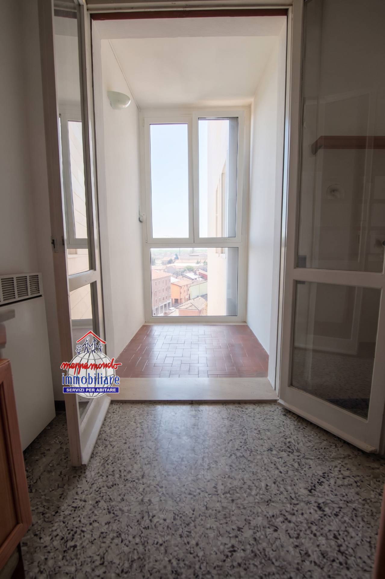 Appartamento in vendita a Cento, Cento