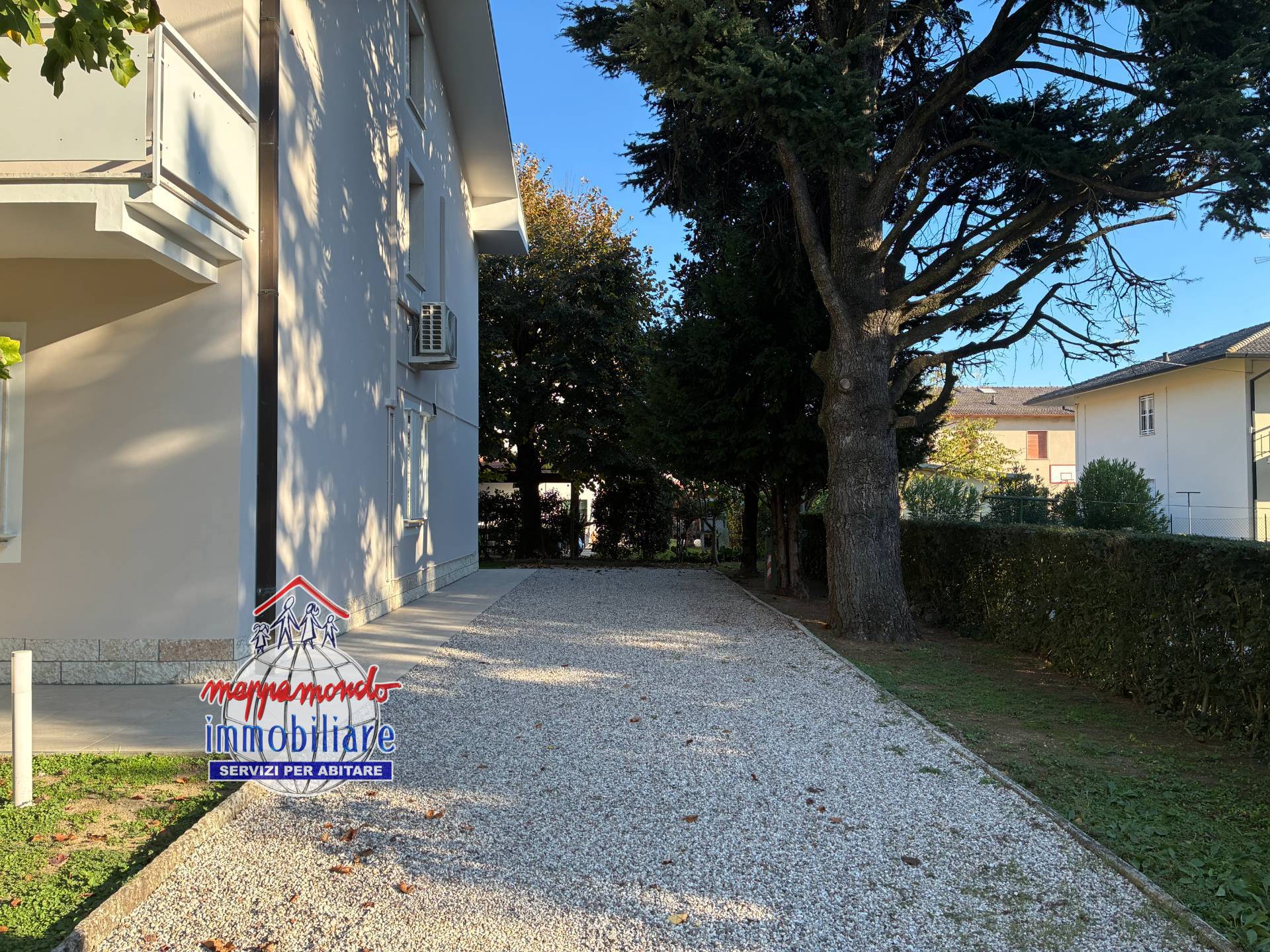 Bi-Tri-Quadrifamiliare in affitto a Cento, Corporeno