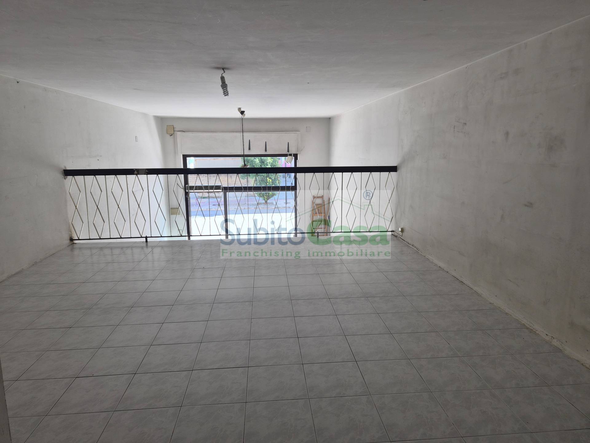 Locale commerciale in affitto a Chieti, Chieti Scalo Centro
