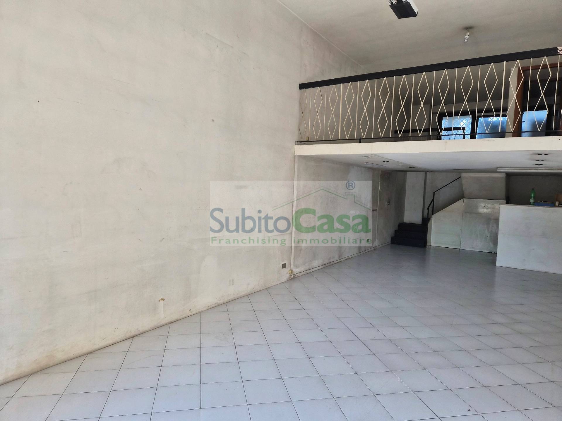 Locale commerciale in affitto a Chieti, Chieti Scalo Centro