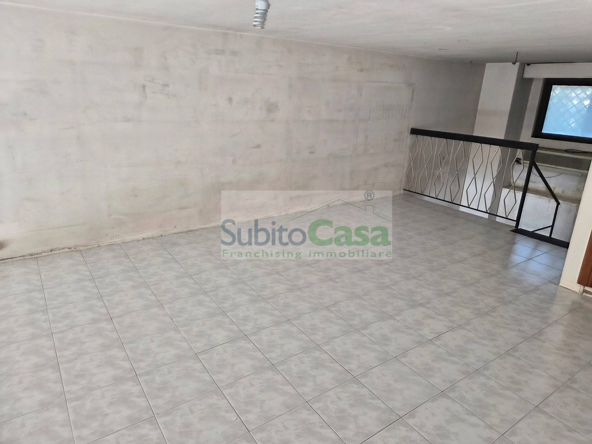 Locale commerciale in affitto a Chieti, Chieti Scalo Centro