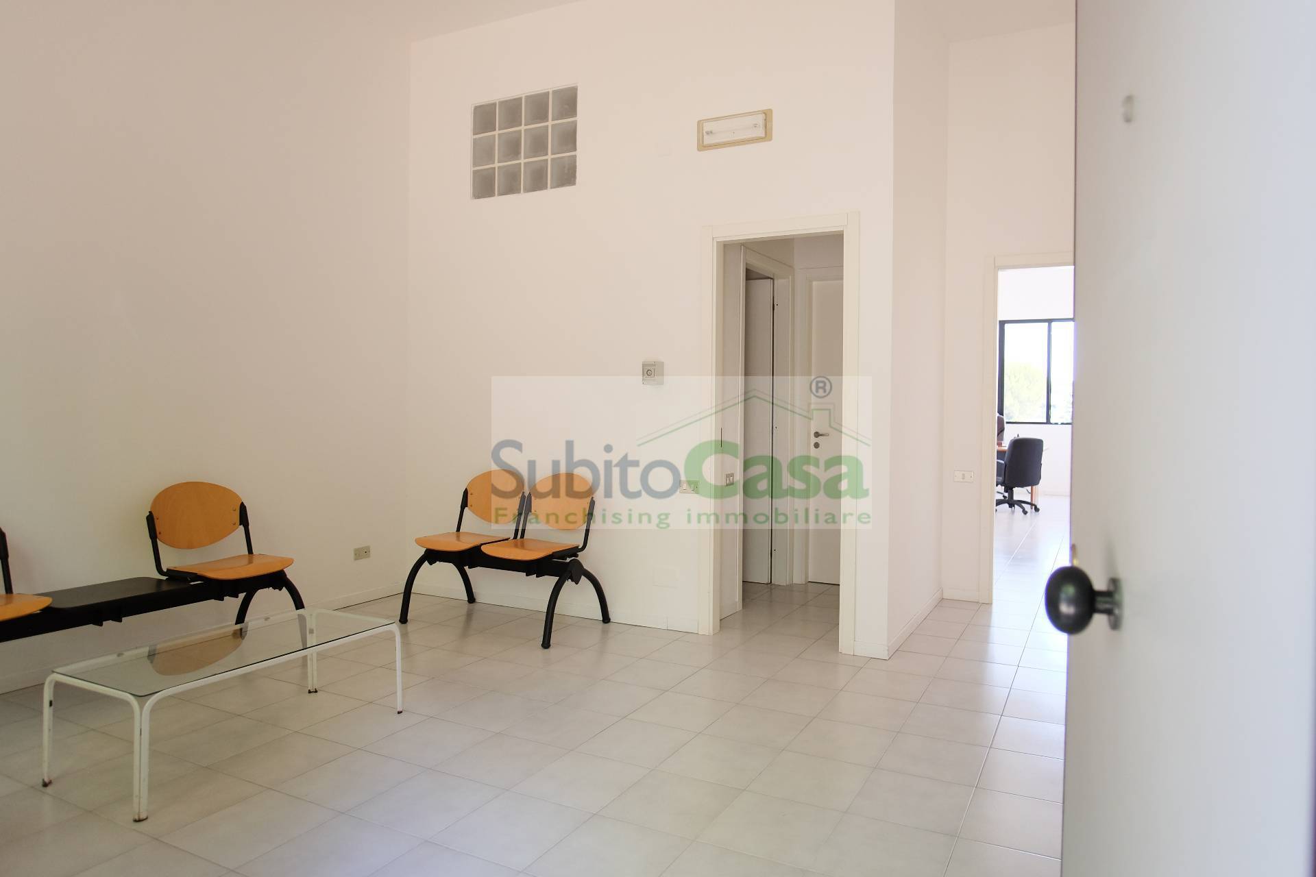 Ufficio in vendita a Chieti, Chieti Zona Levante