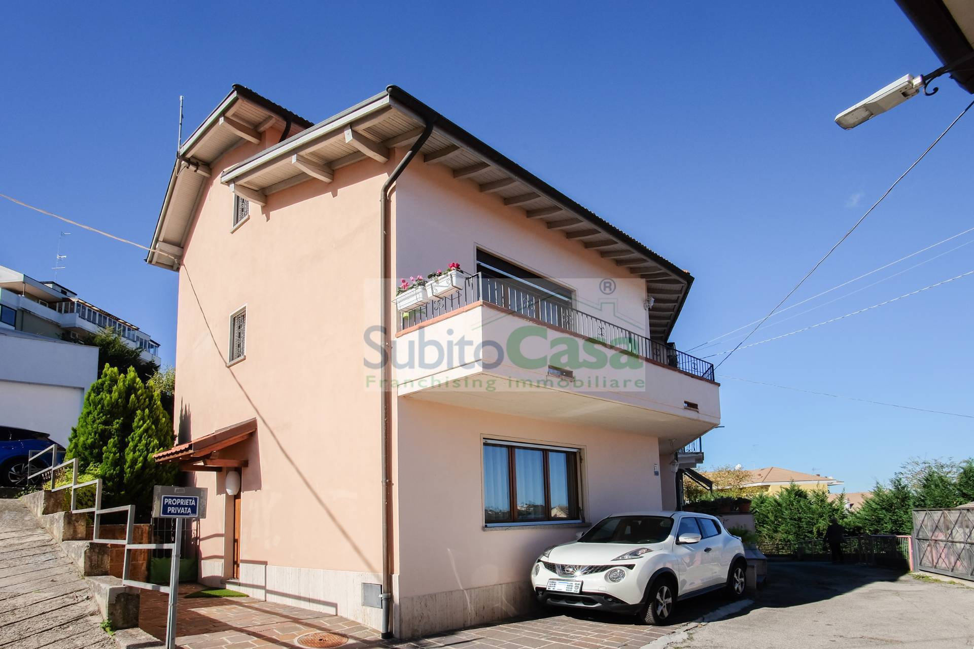 Villa in vendita a Chieti, Zona Tricalle